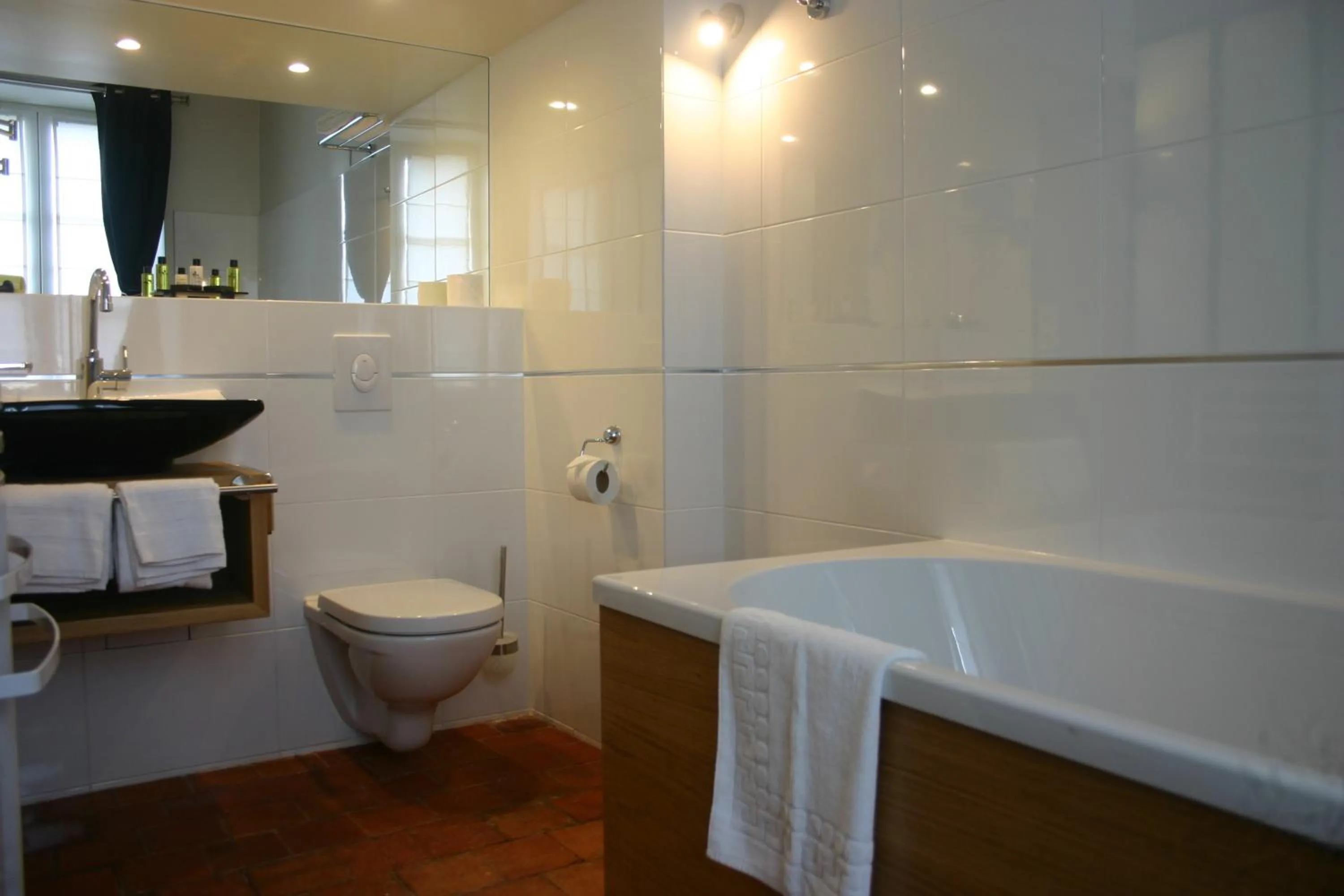 Bathroom in La Terrasse - Hôtel Restaurant à Vézelay