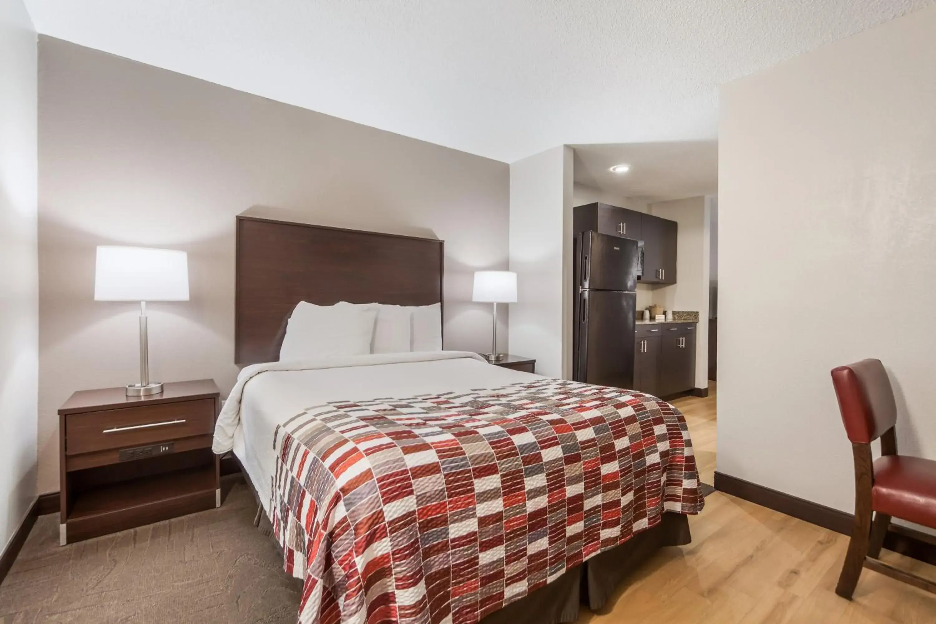 Suite with Two Queen Beds Smoke Free in Red Roof Inn & Suites Omaha - Council Bluffs Suite with Two Queen Beds Smoke Free in Red Roof Inn & Suites Omaha - Council Bluffs