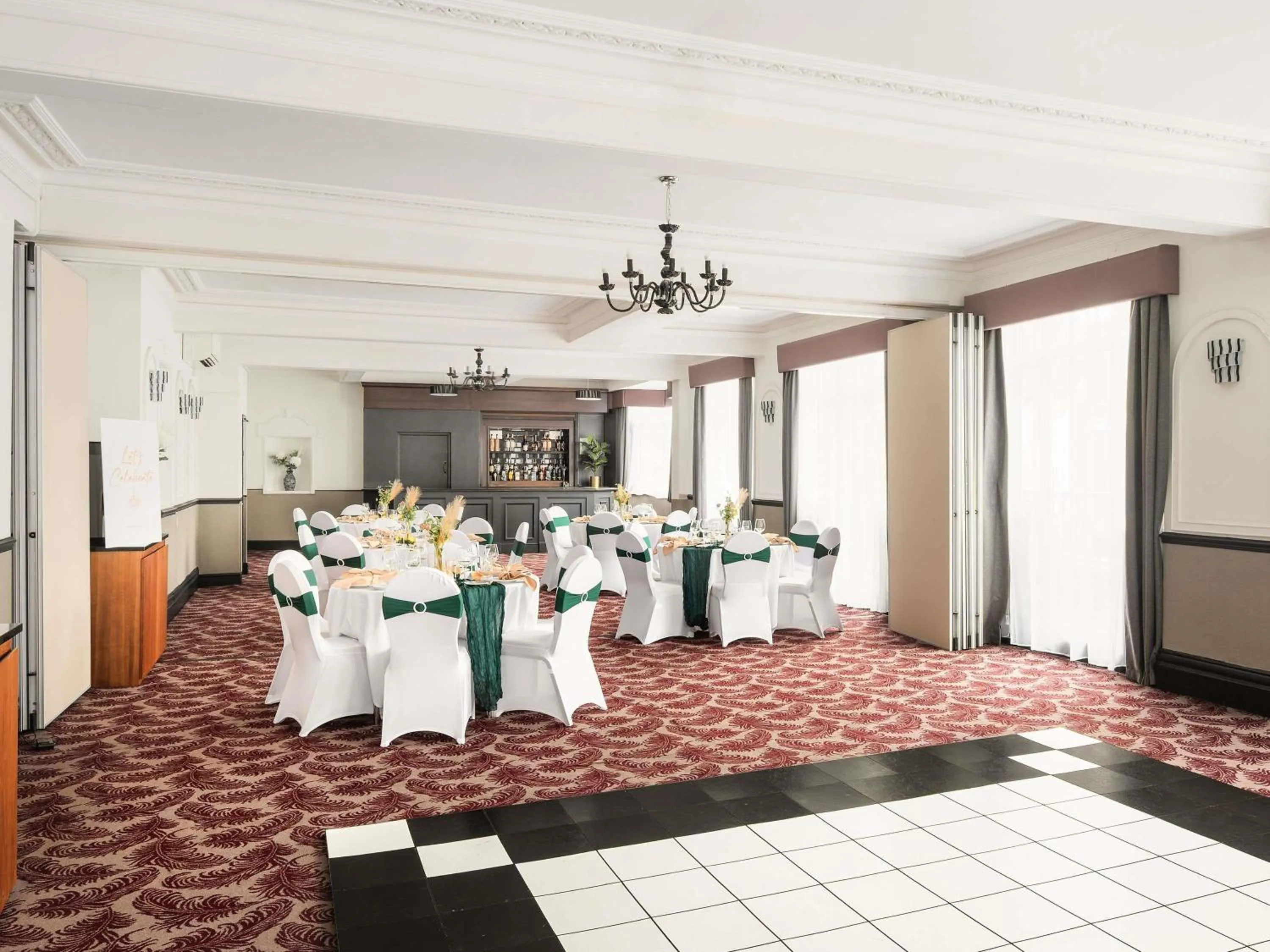 wedding in Mercure Doncaster Centre Danum Hotel