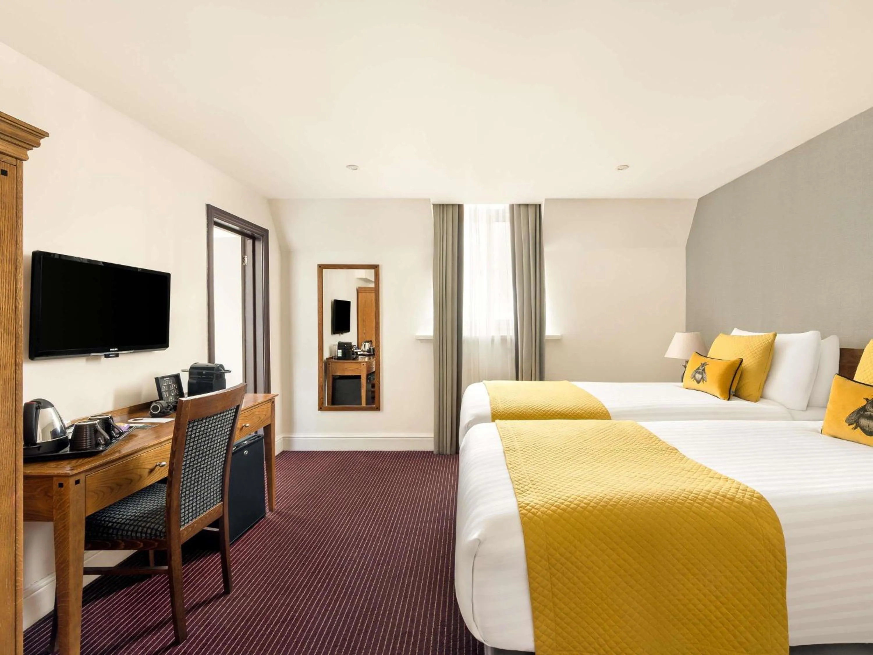 Bedroom, Bed in Mercure Doncaster Centre Danum Hotel