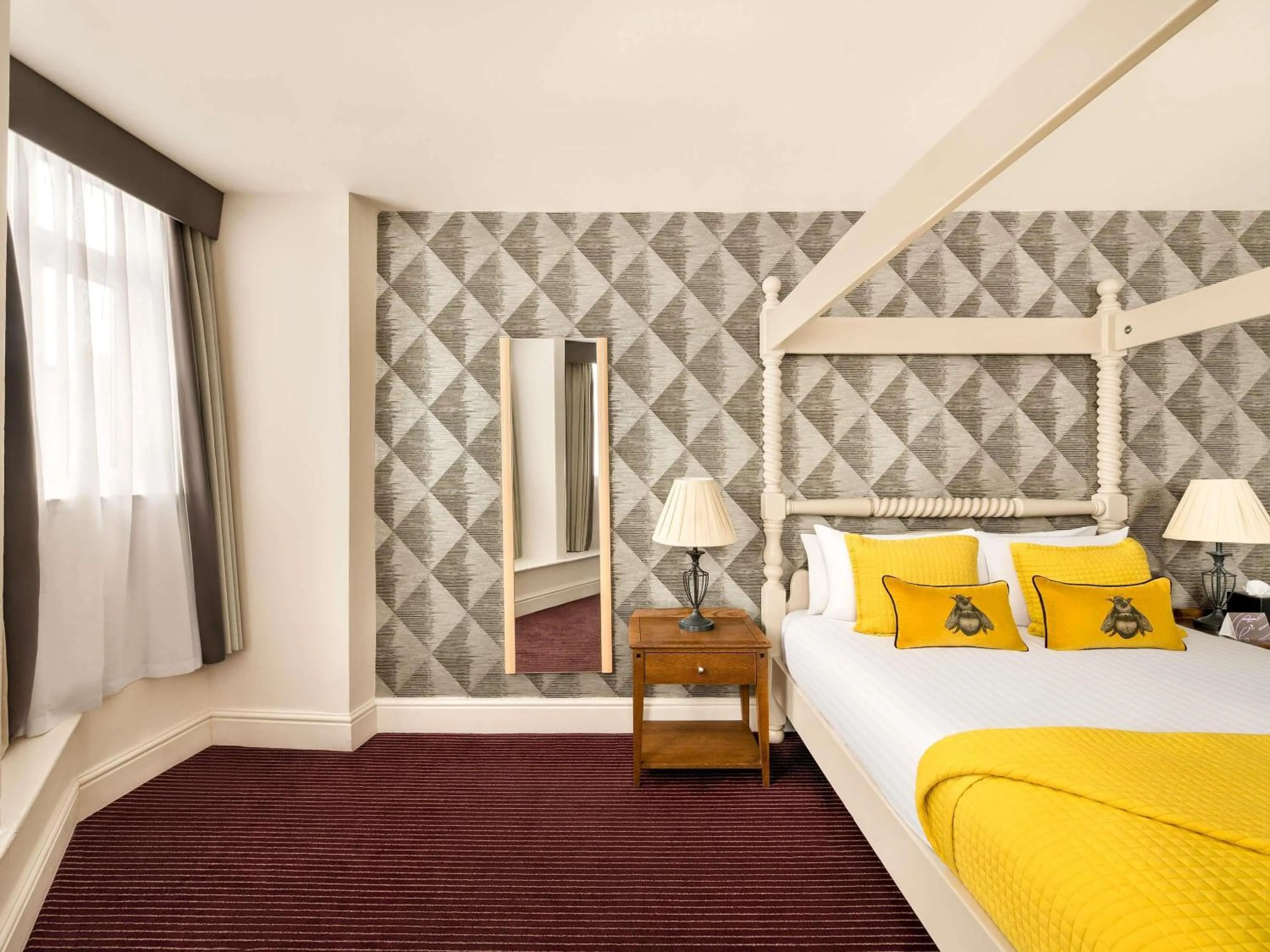 Bedroom, Bed in Mercure Doncaster Centre Danum Hotel