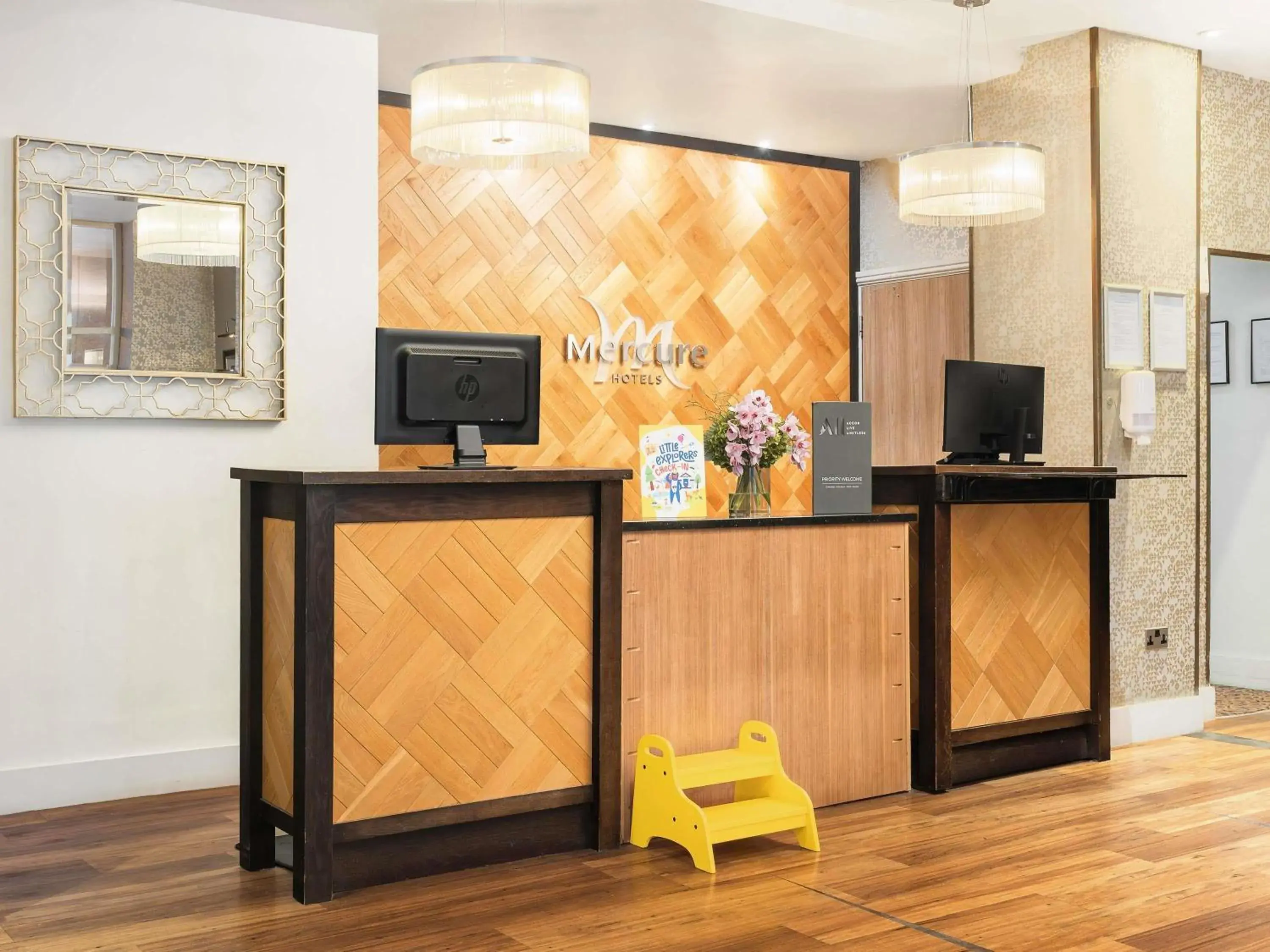 Property building in Mercure Doncaster Centre Danum Hotel Property building in Mercure Doncaster Centre Danum Hotel