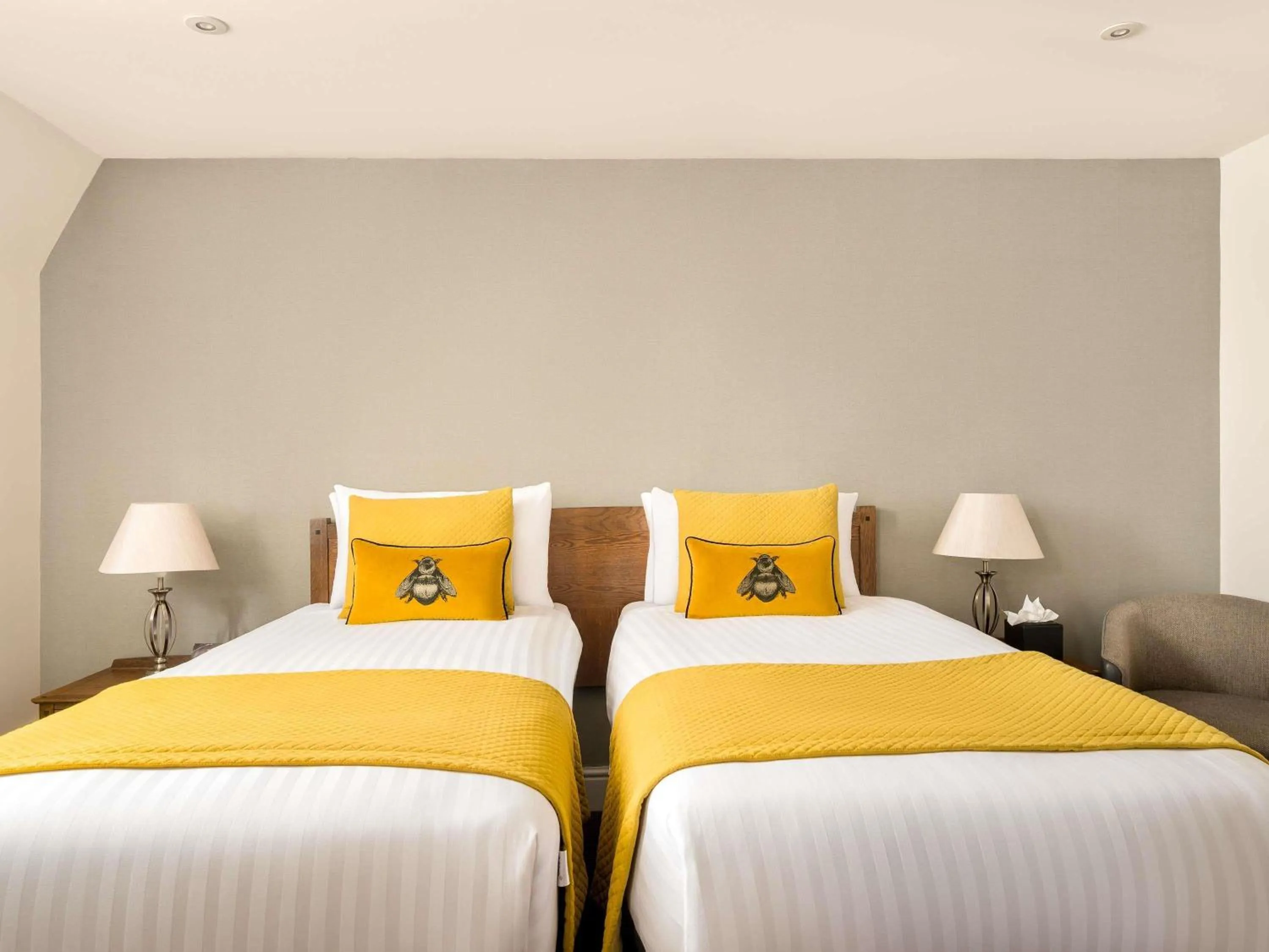 Bedroom, Bed in Mercure Doncaster Centre Danum Hotel