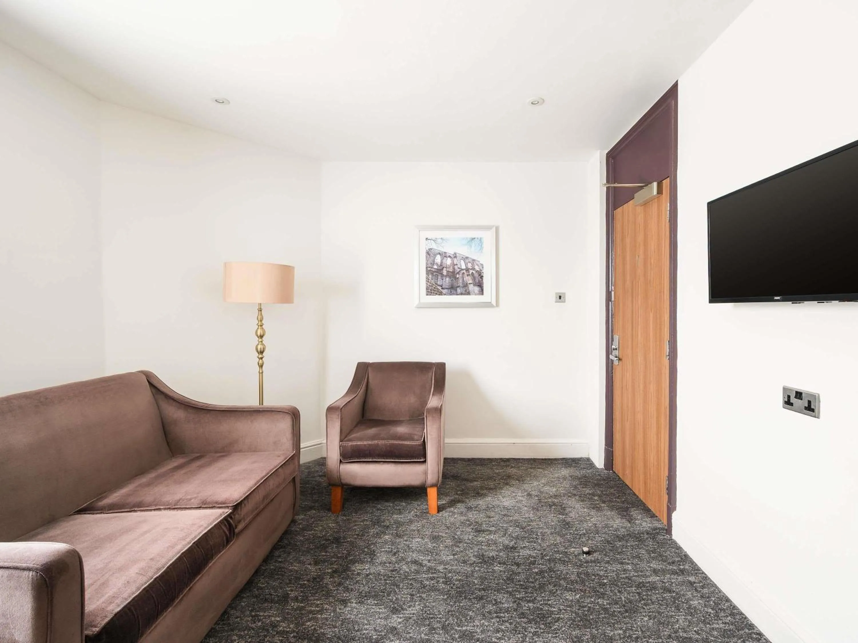 Bedroom in Mercure Doncaster Centre Danum Hotel