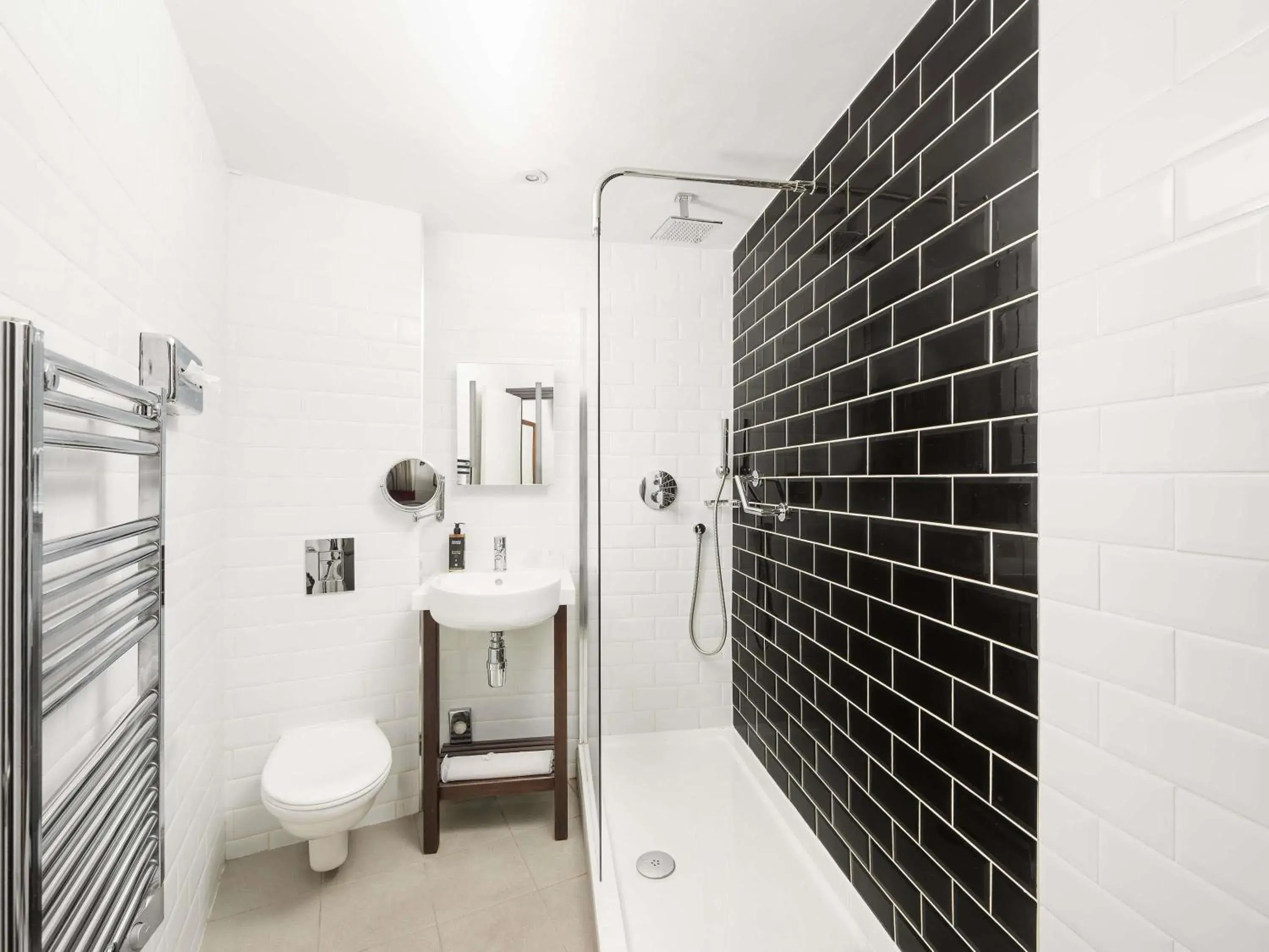 Bedroom in Mercure Doncaster Centre Danum Hotel Bedroom in Mercure Doncaster Centre Danum Hotel