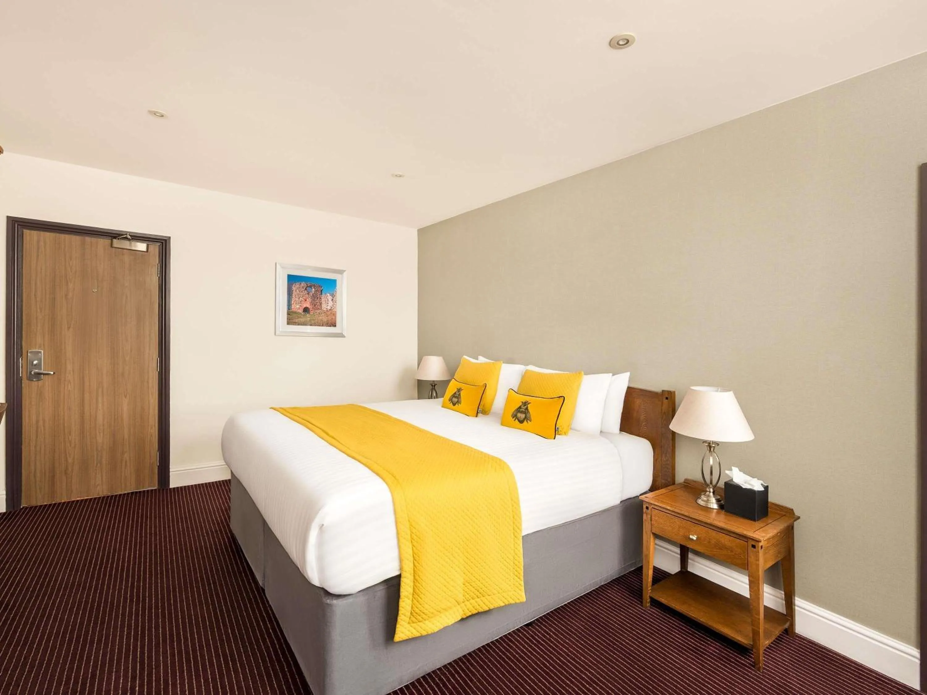 Bedroom, Bed in Mercure Doncaster Centre Danum Hotel