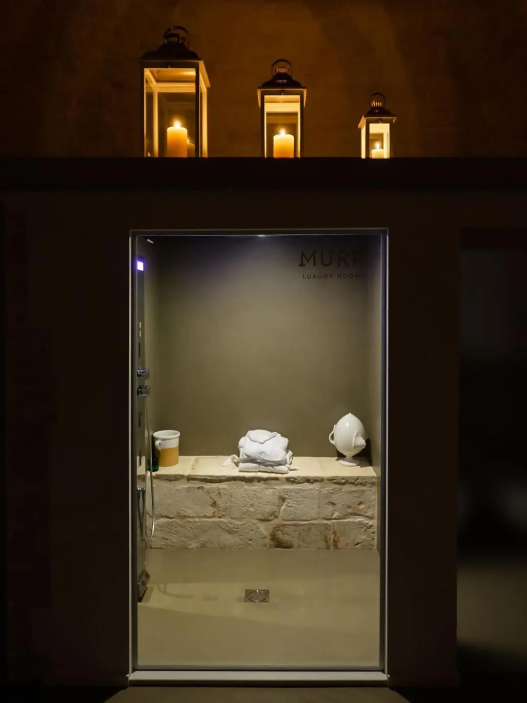 Steam room in Murr Luxury Rooms