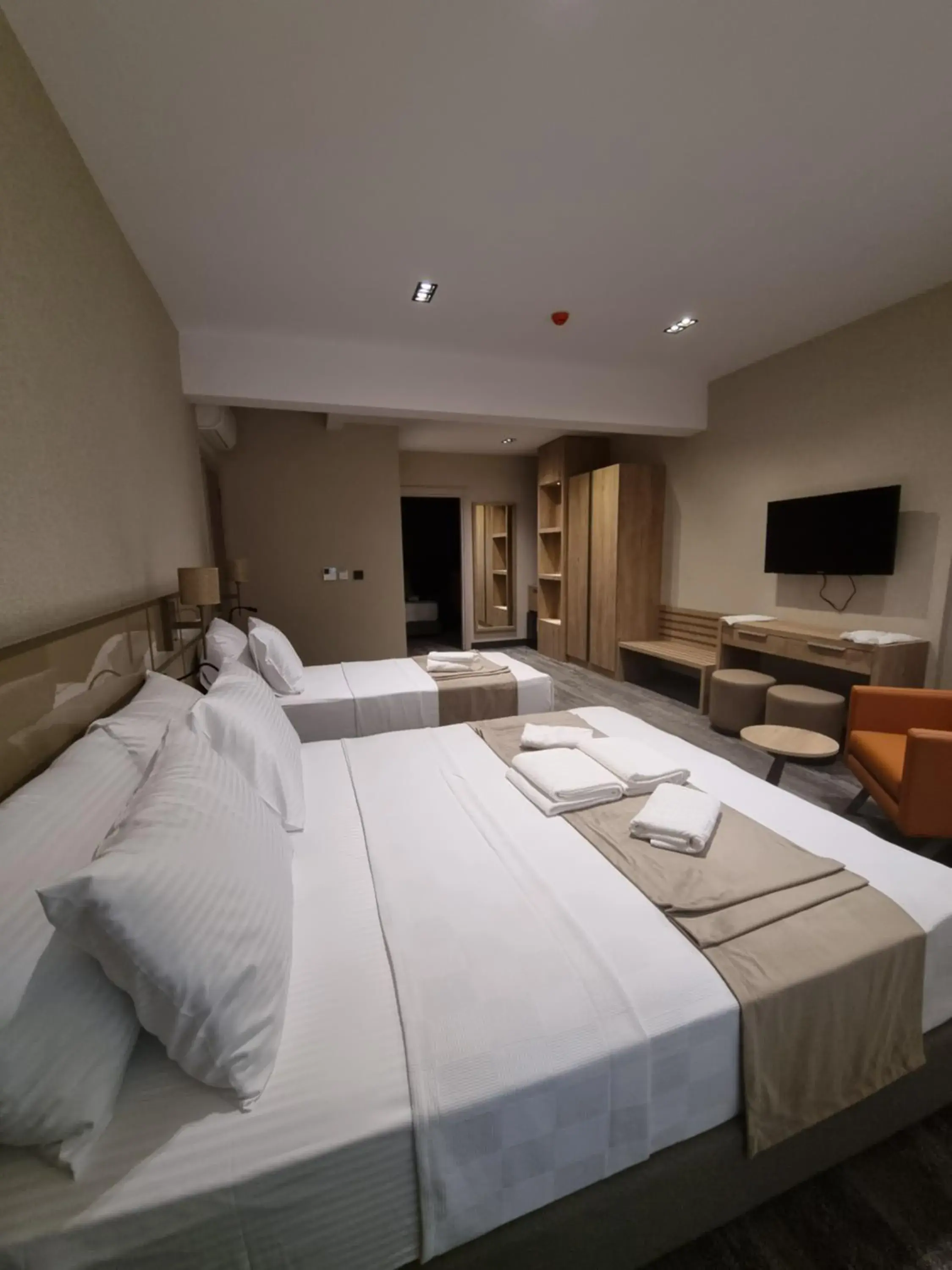 Family Room with Bathroom in Hotel Kalfa Family Room with Bathroom in Hotel Kalfa