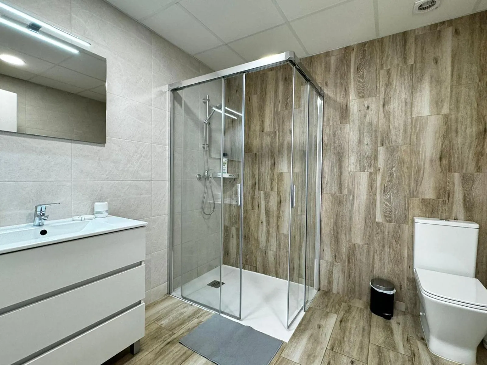 Toilet in Rodrigues 15