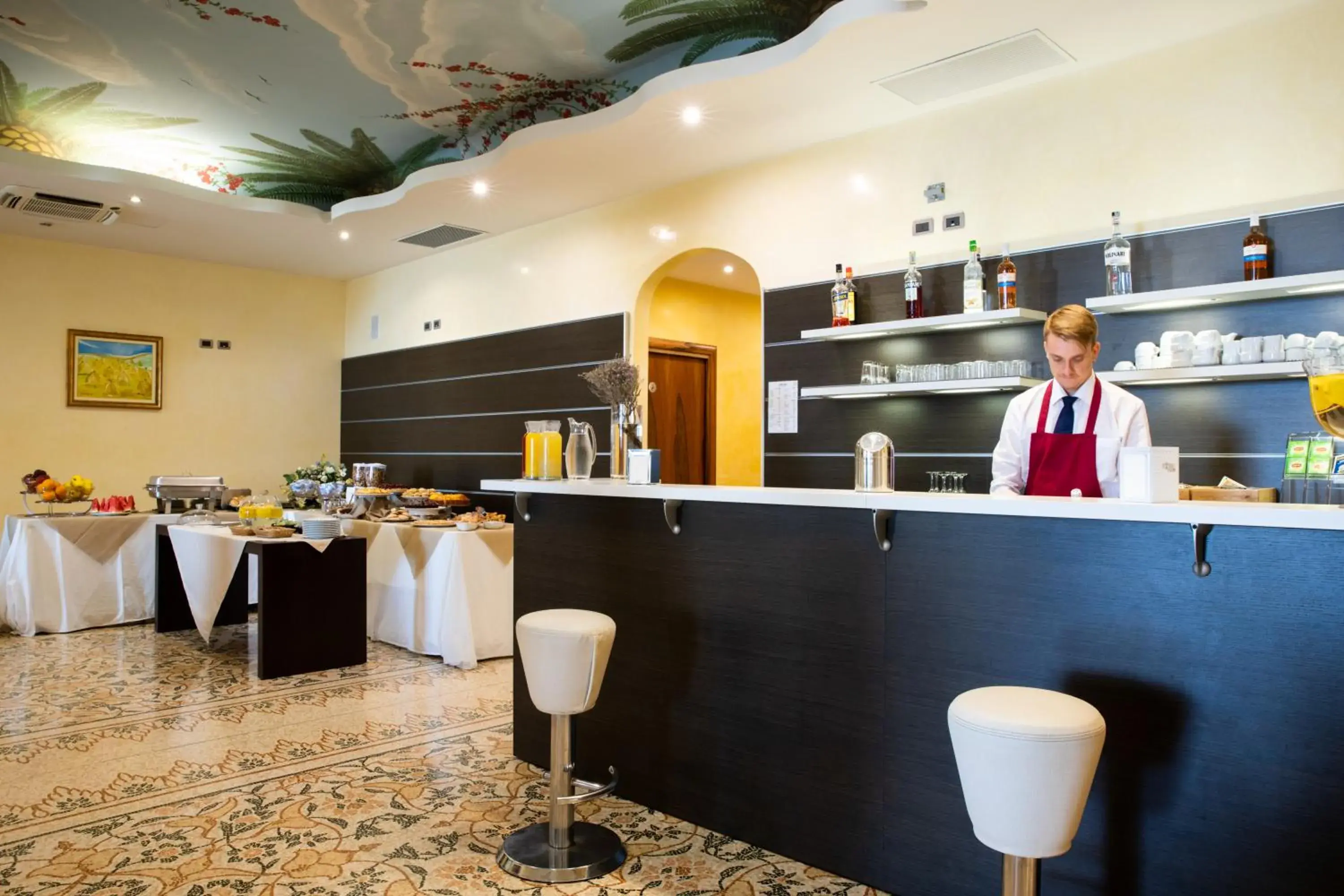 Lounge or bar in Hotel Aurora e del Benessere Lounge or bar in Hotel Aurora e del Benessere