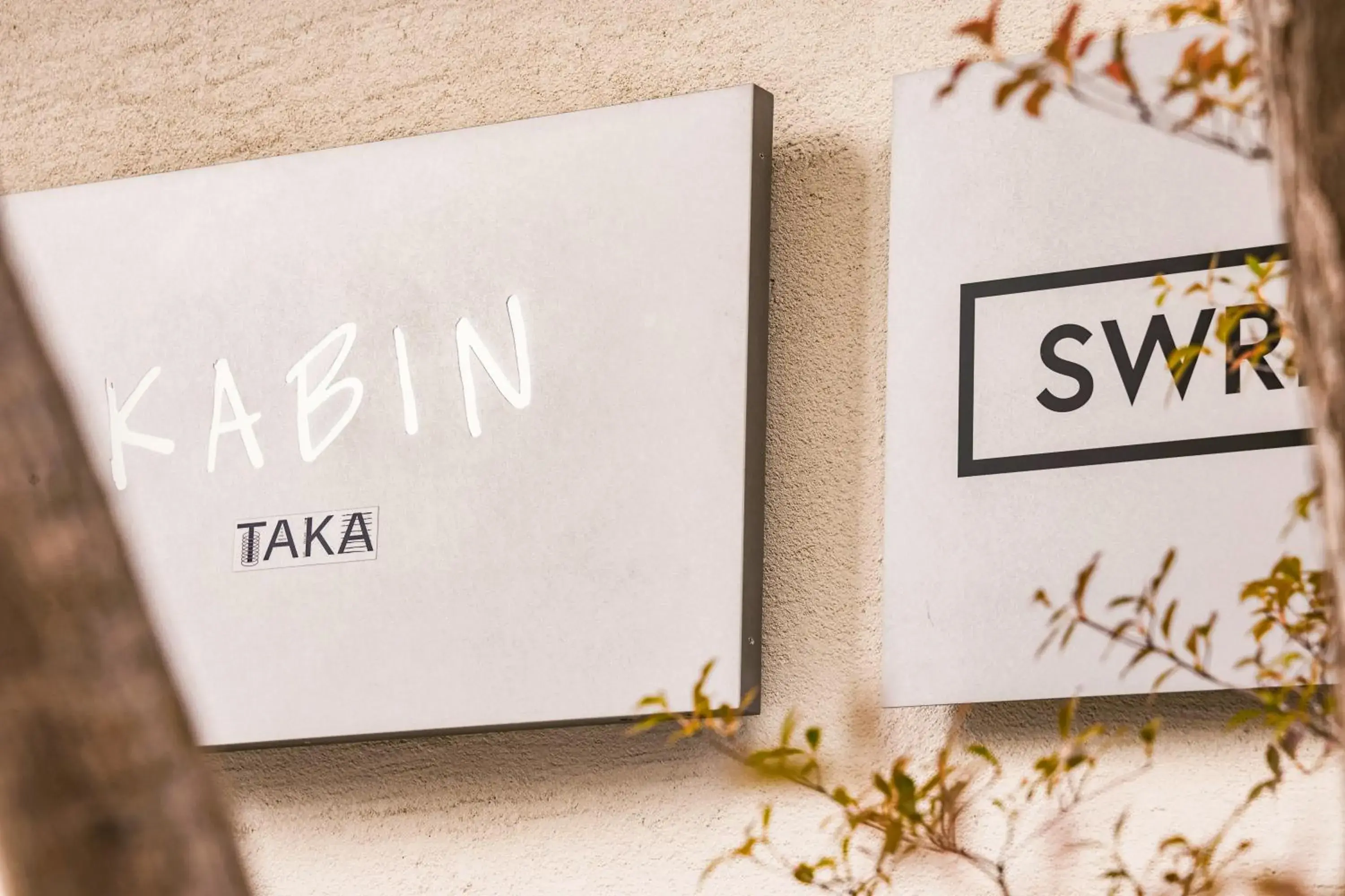 Property building in KABIN Taka Property building in KABIN Taka