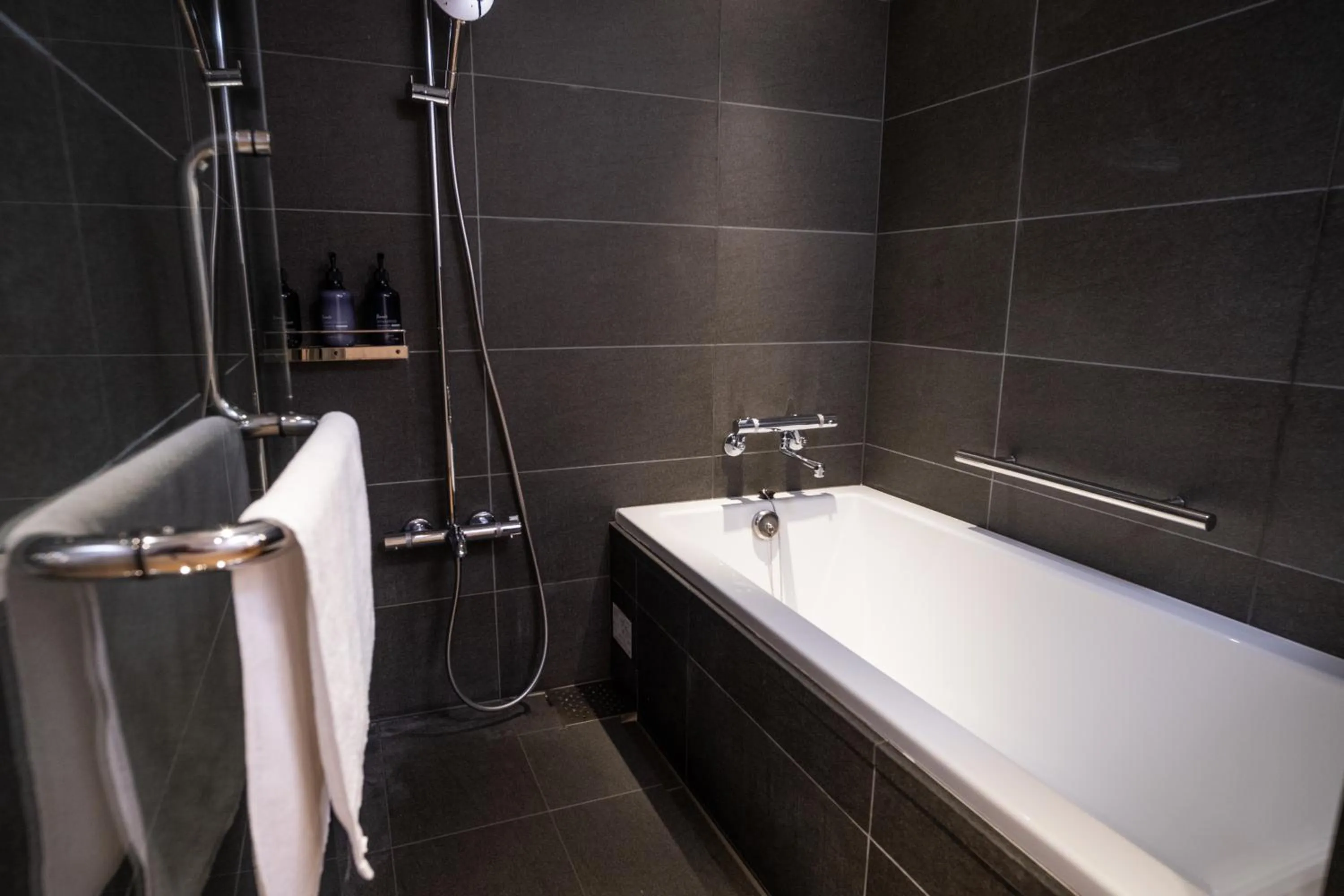 Shower in KABIN Taka