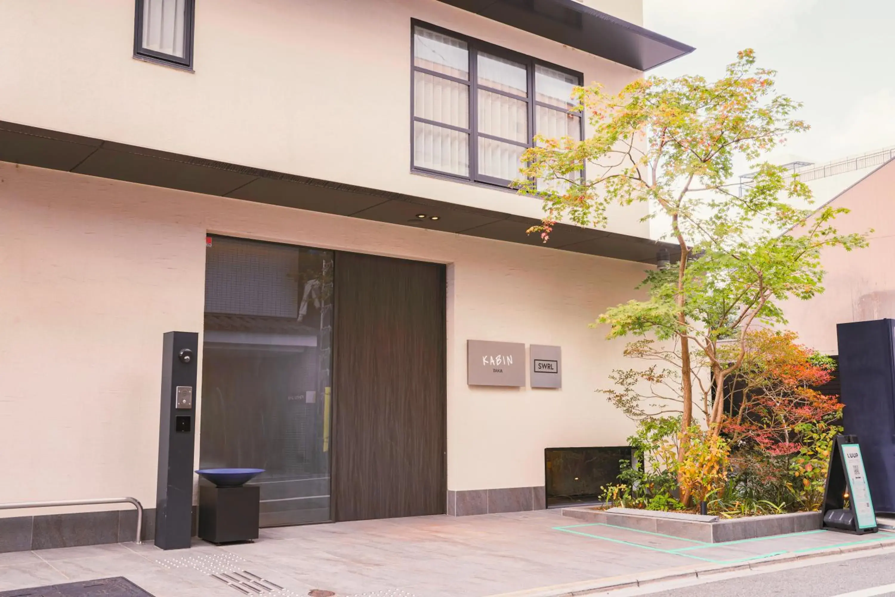 Property building in KABIN Taka Property building in KABIN Taka