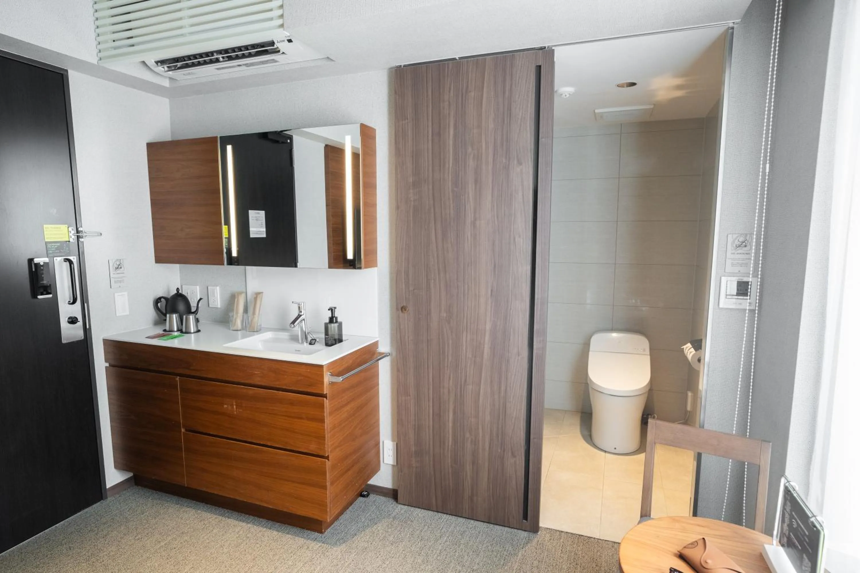 Shower in KABIN Machi