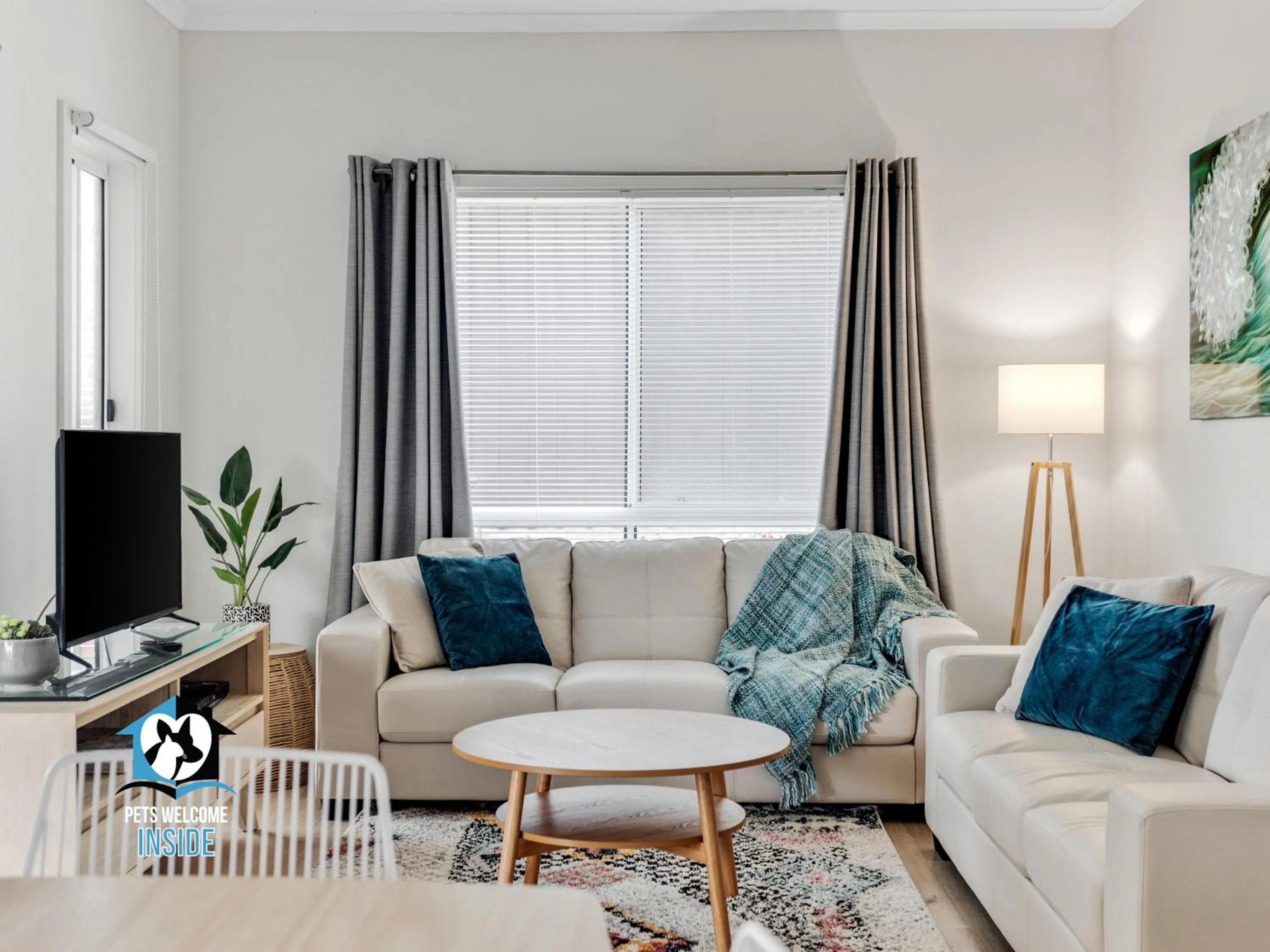 Living room in 3BR Contemporary Home with Sea Views
