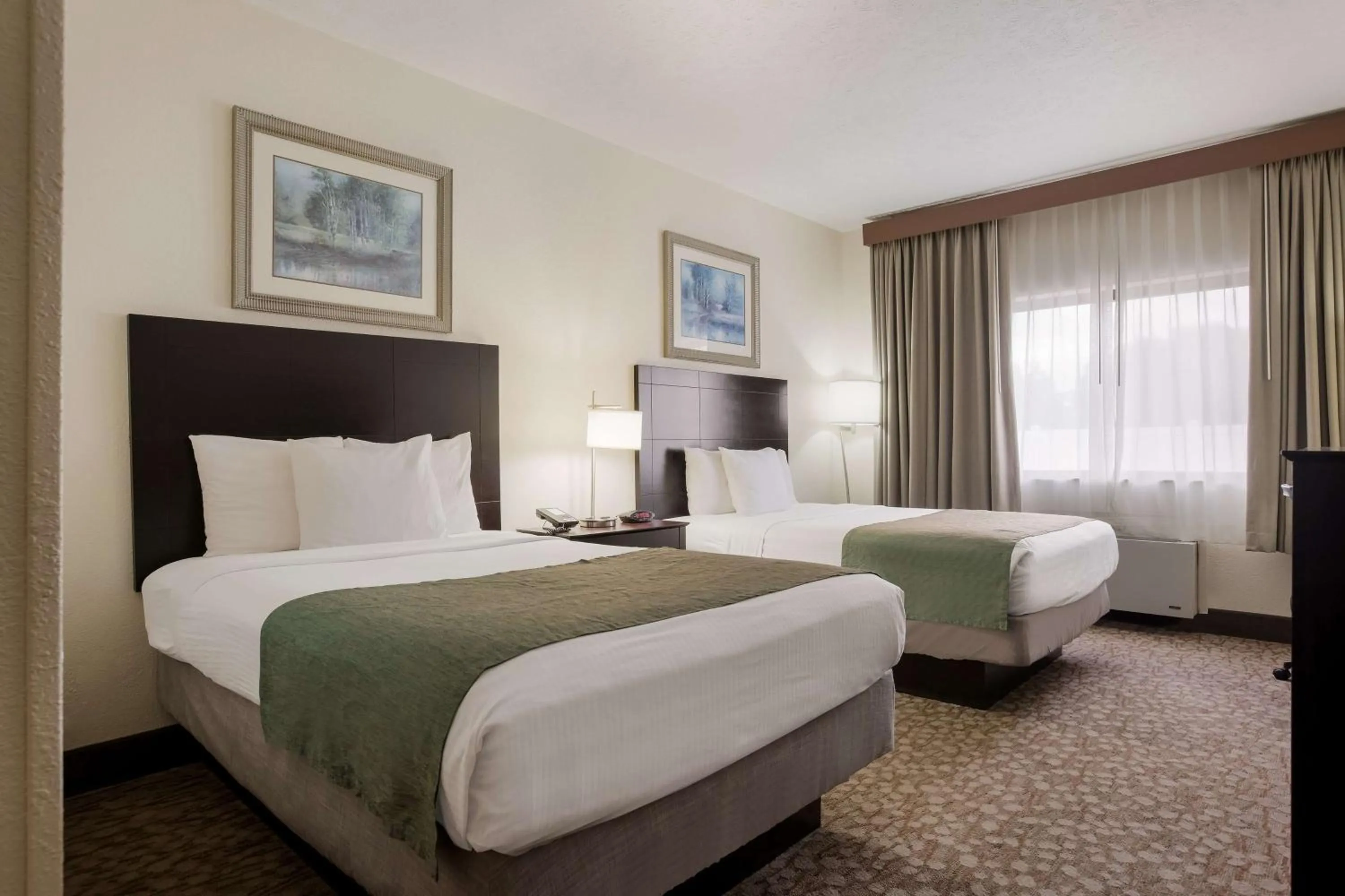 Bedroom, Bed in Best Western Kendallville Inn