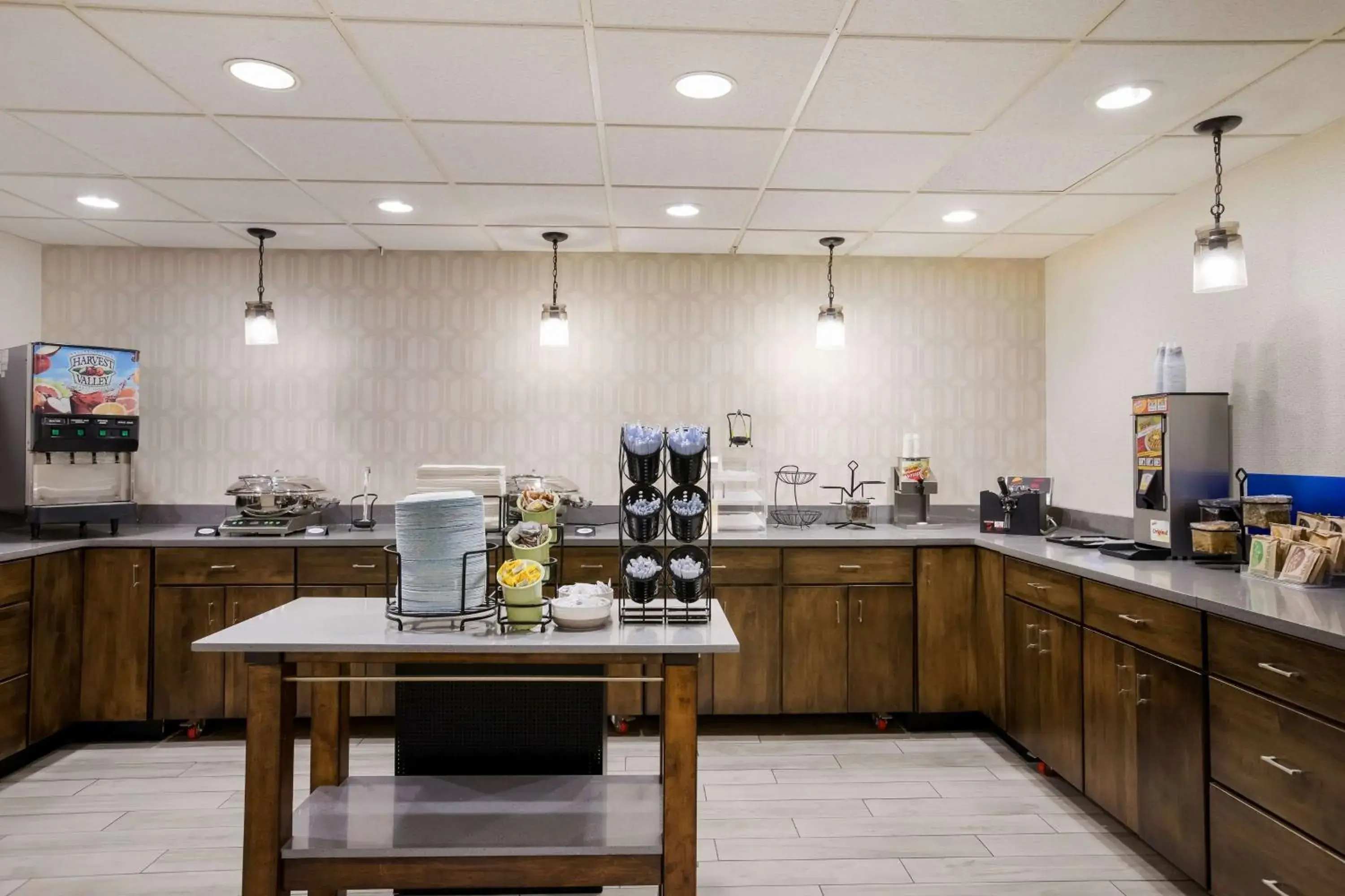 Breakfast in Best Western Kendallville Inn Breakfast in Best Western Kendallville Inn