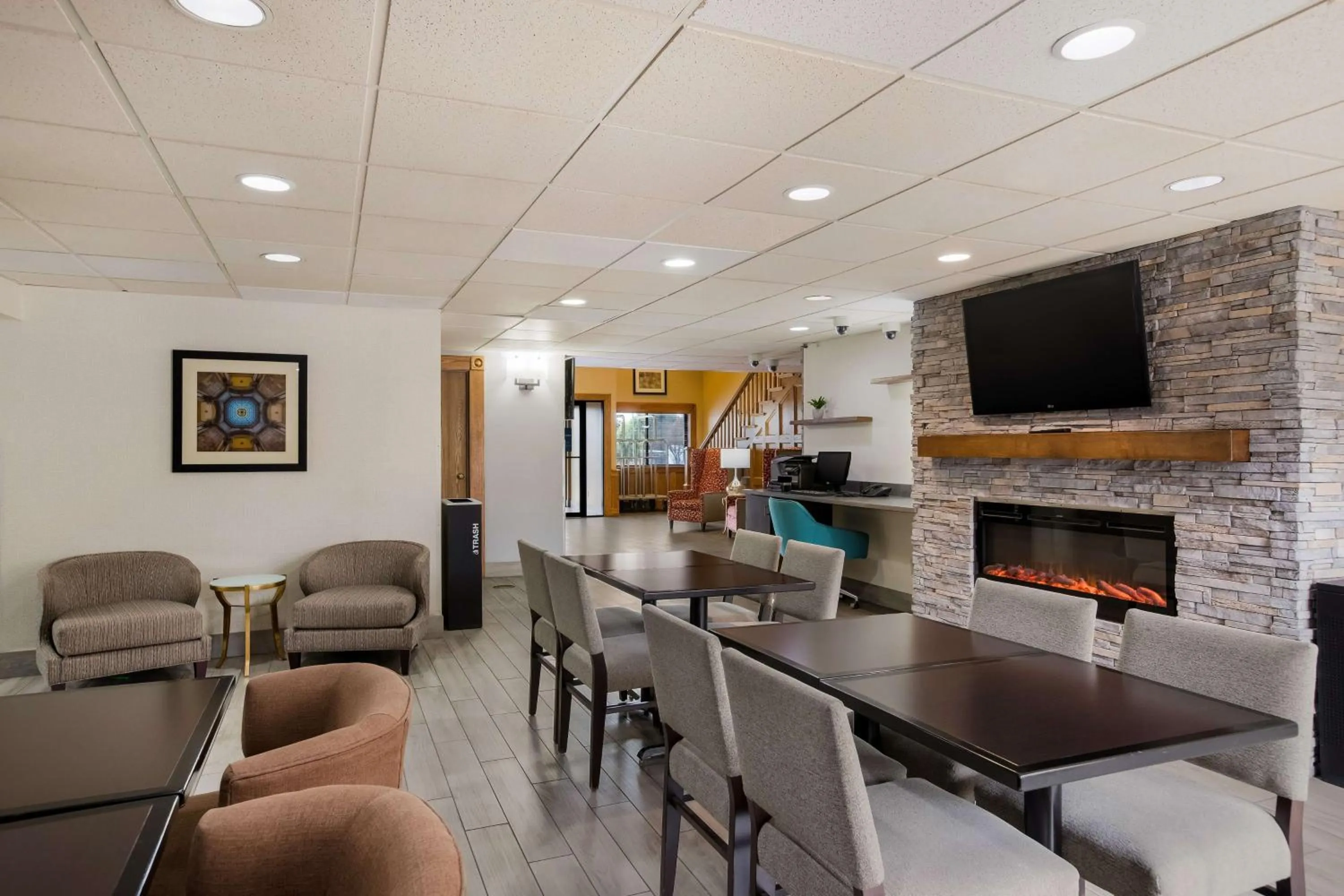 Breakfast in Best Western Kendallville Inn