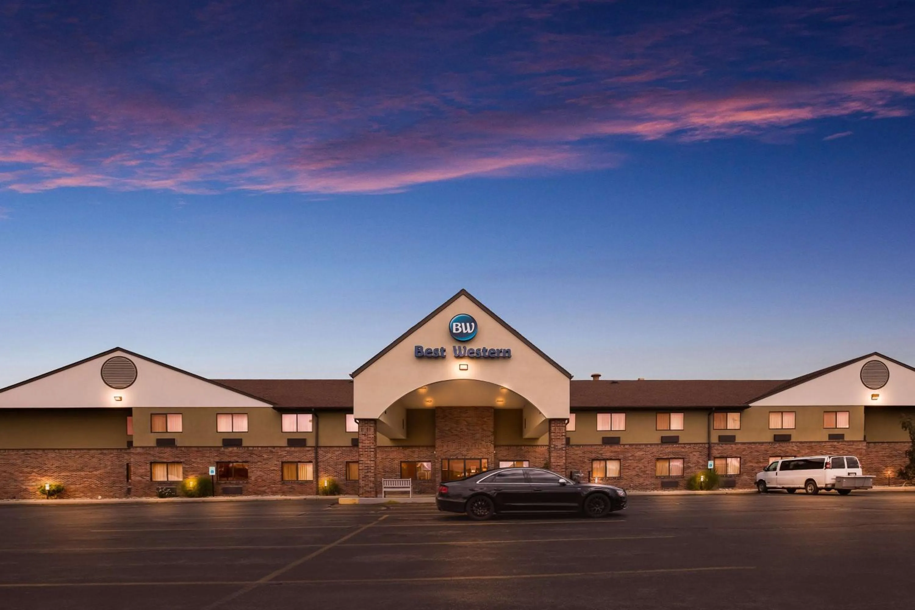 Property building in Best Western Kendallville Inn