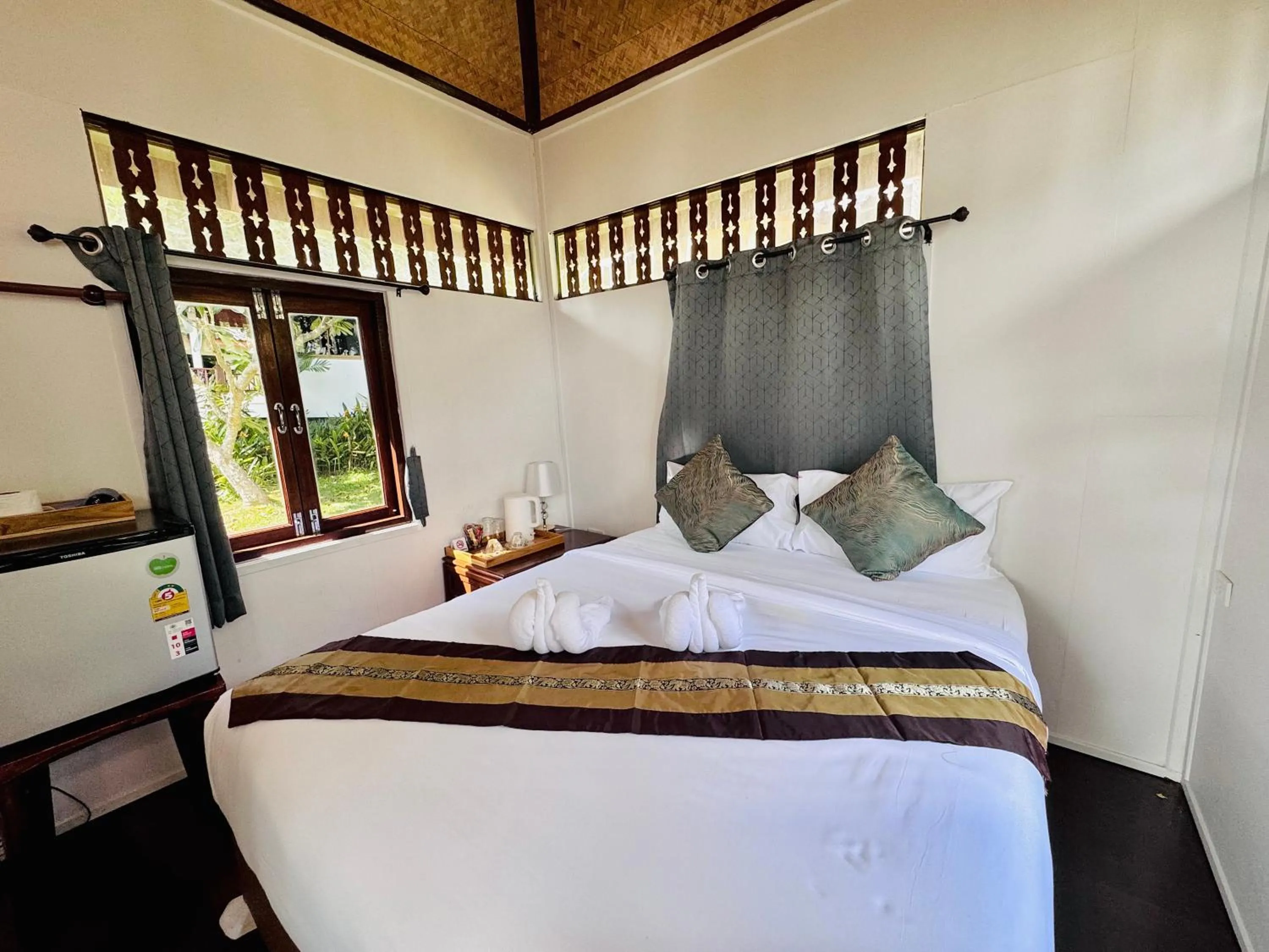 Bed in Lamai Bayview Boutique Resort