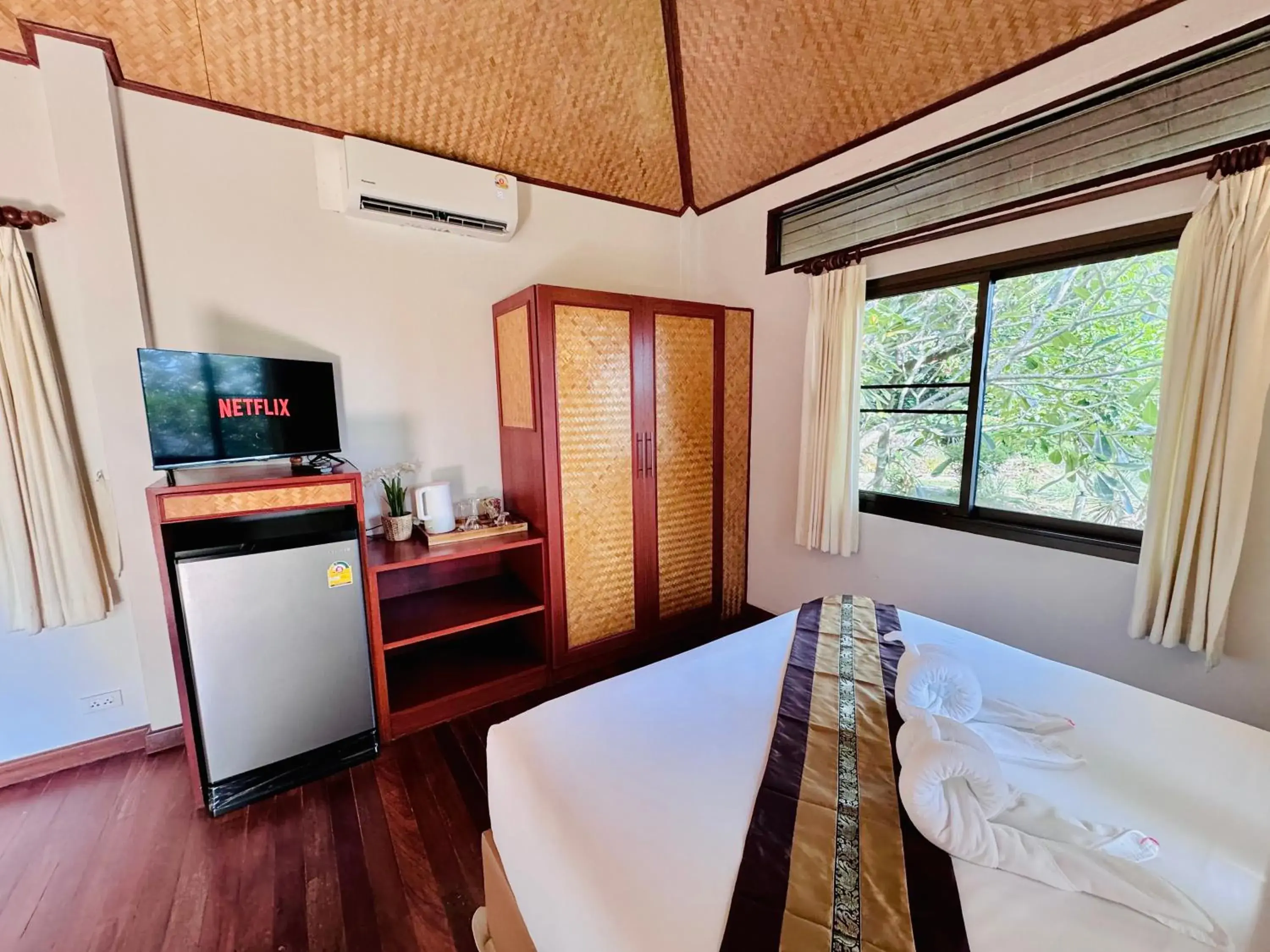 Deluxe Double Room with Sea View in Lamai Bayview Boutique Resort Deluxe Double Room with Sea View in Lamai Bayview Boutique Resort