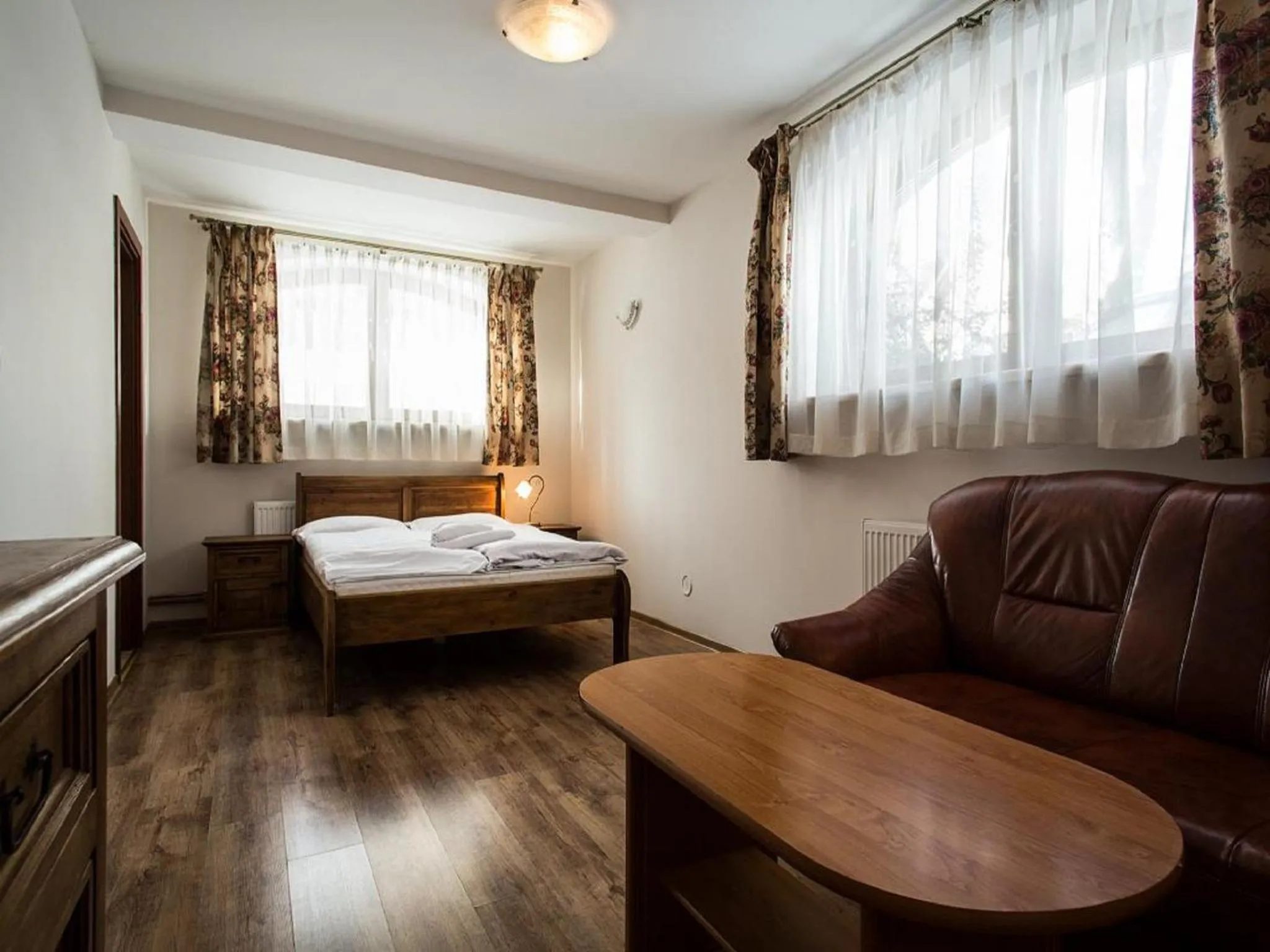 Photo of the whole room, Bed in TatryTop Figaro