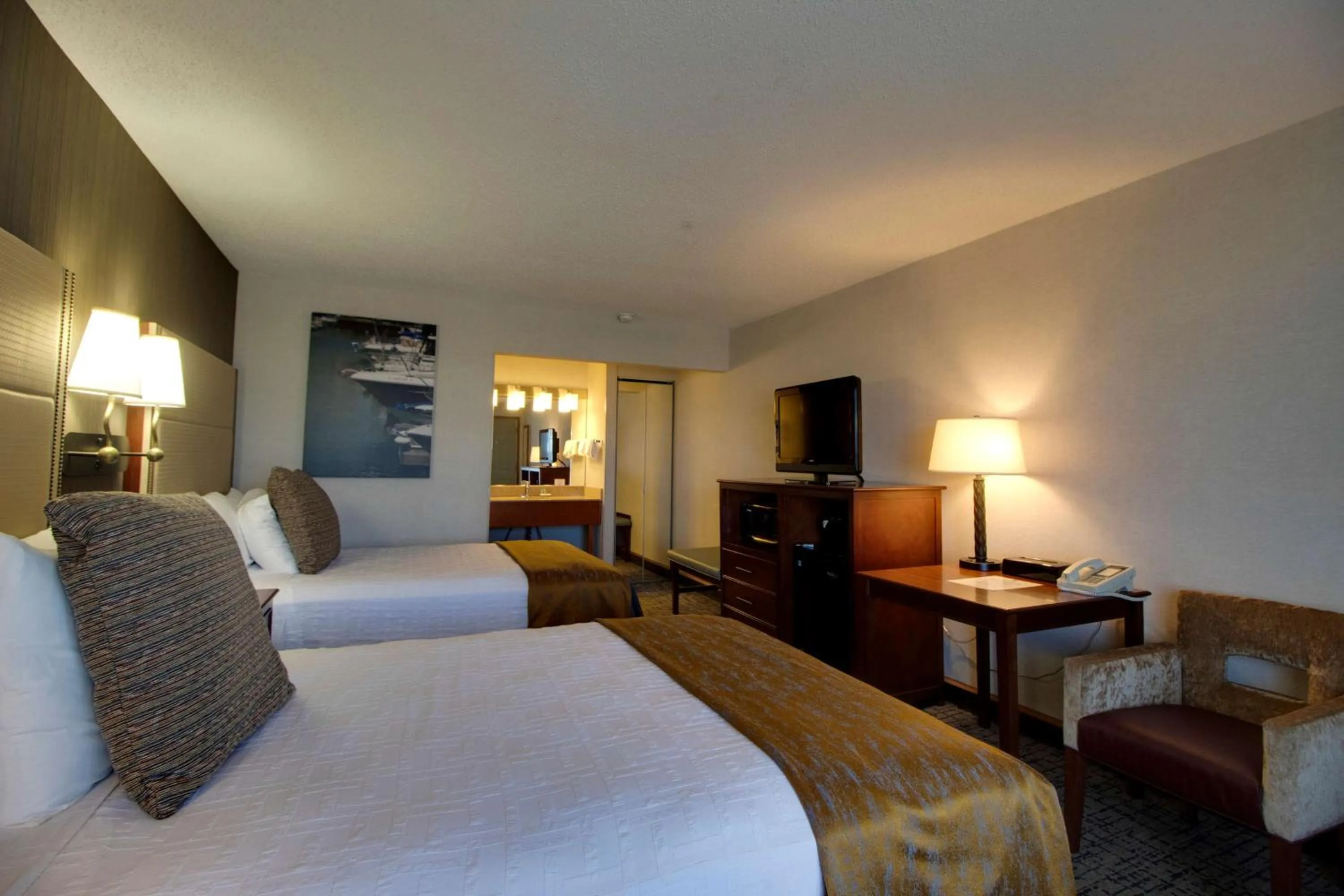 Bedroom, Bed in Best Western Harbour Pointe Lakefront