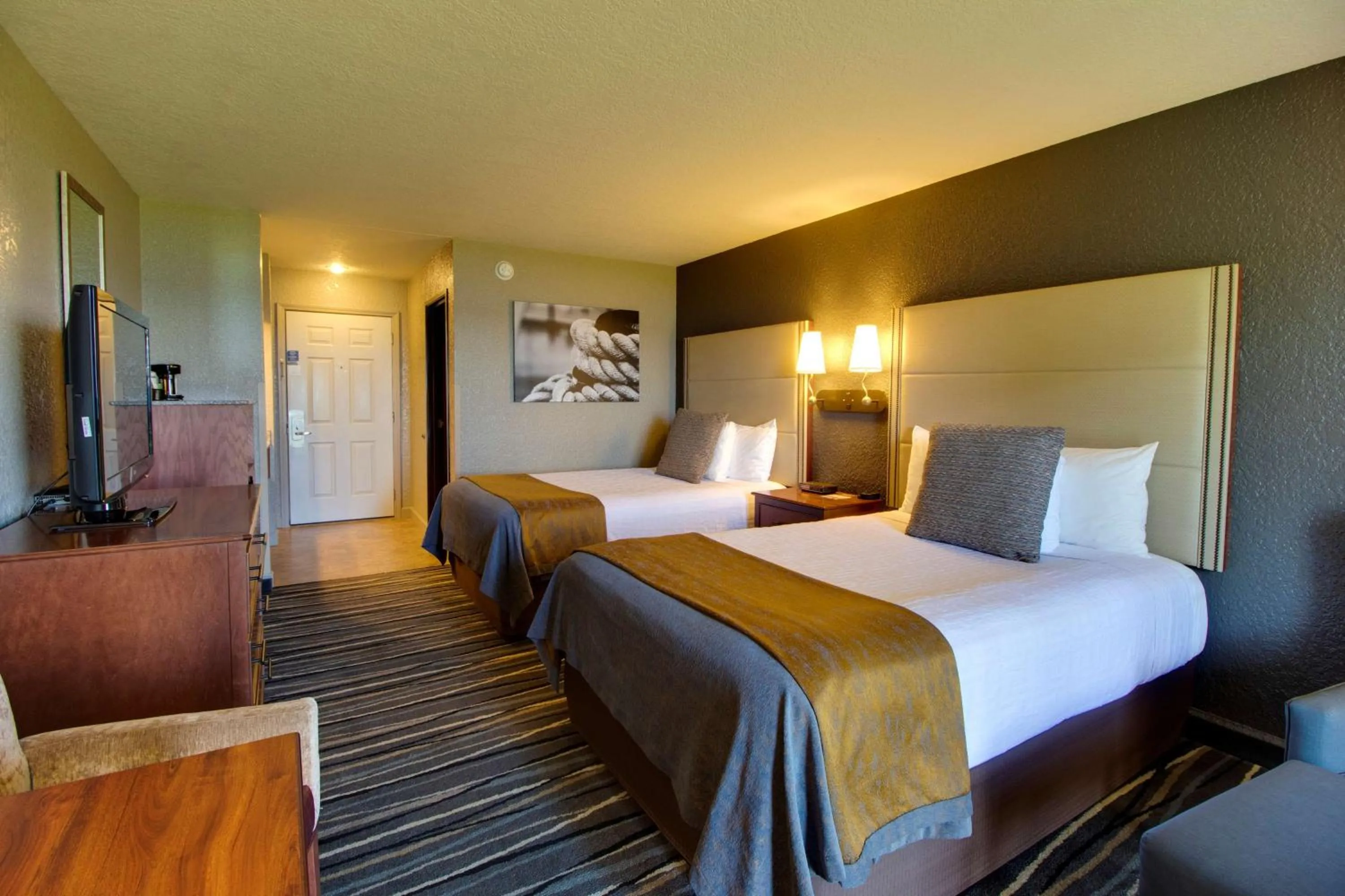 Bedroom, Bed in Best Western Harbour Pointe Lakefront