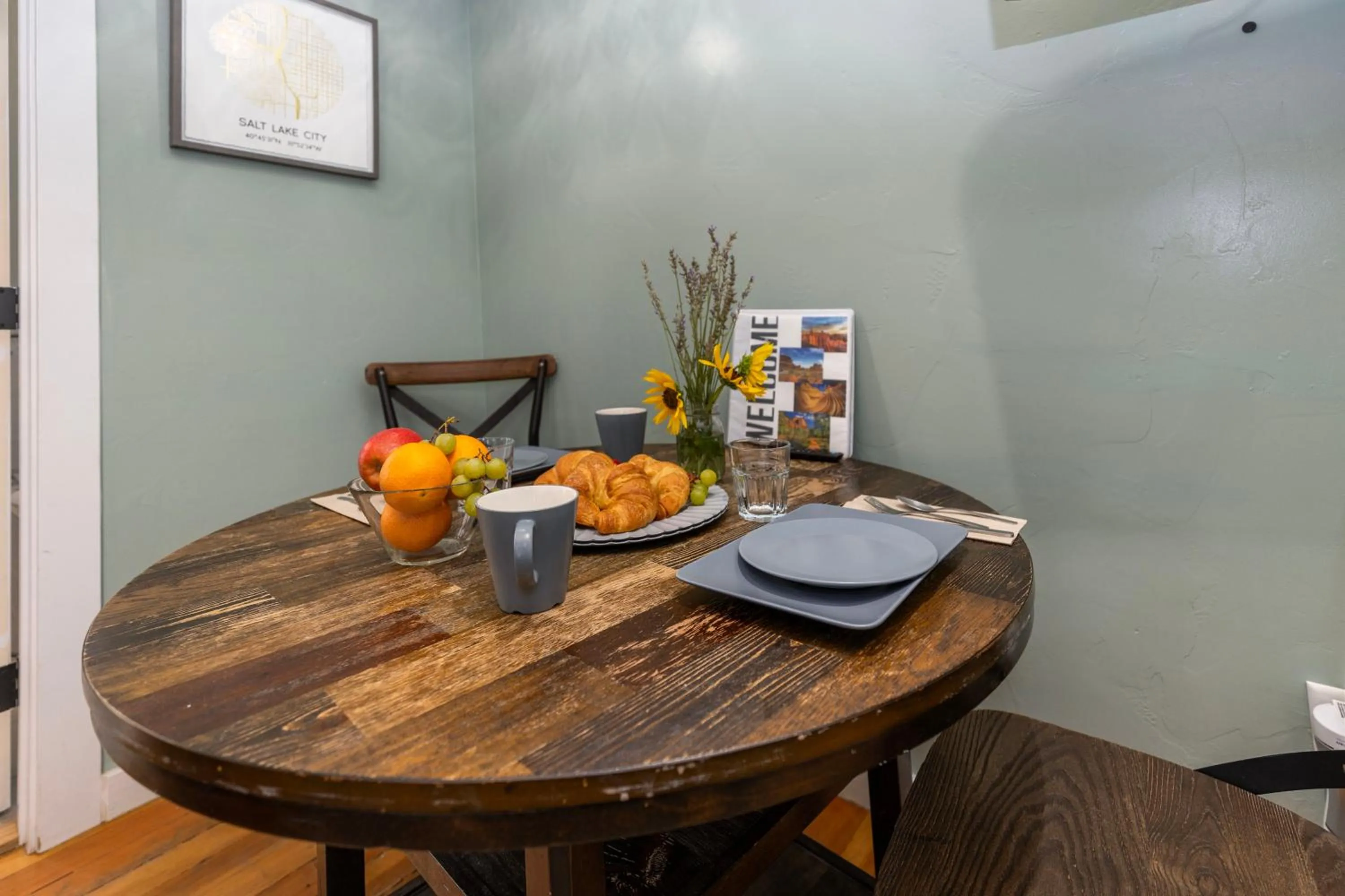 Seating area in The Flagstone Boutique Inn & Suites