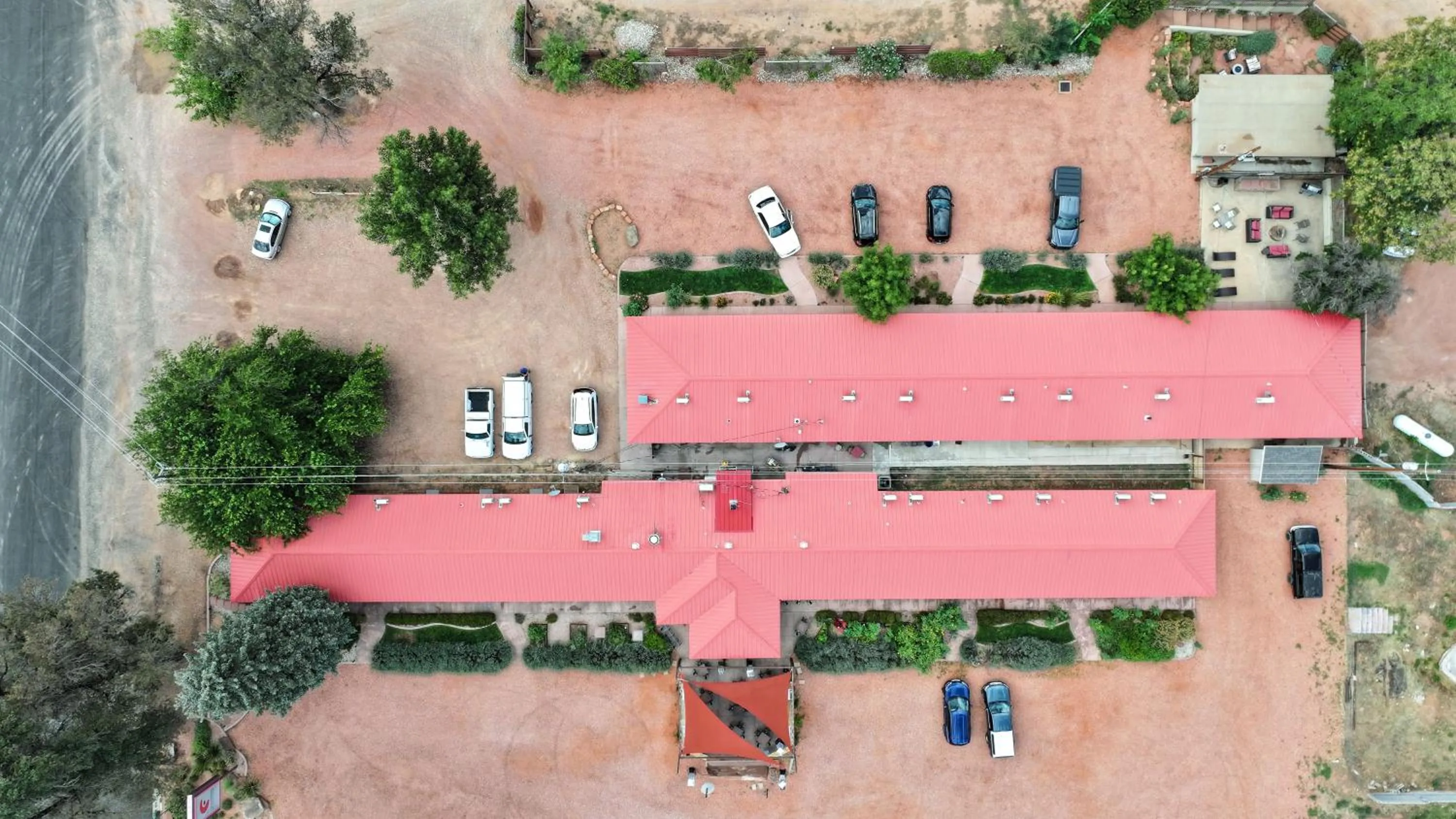 Property building in The Flagstone Boutique Inn & Suites