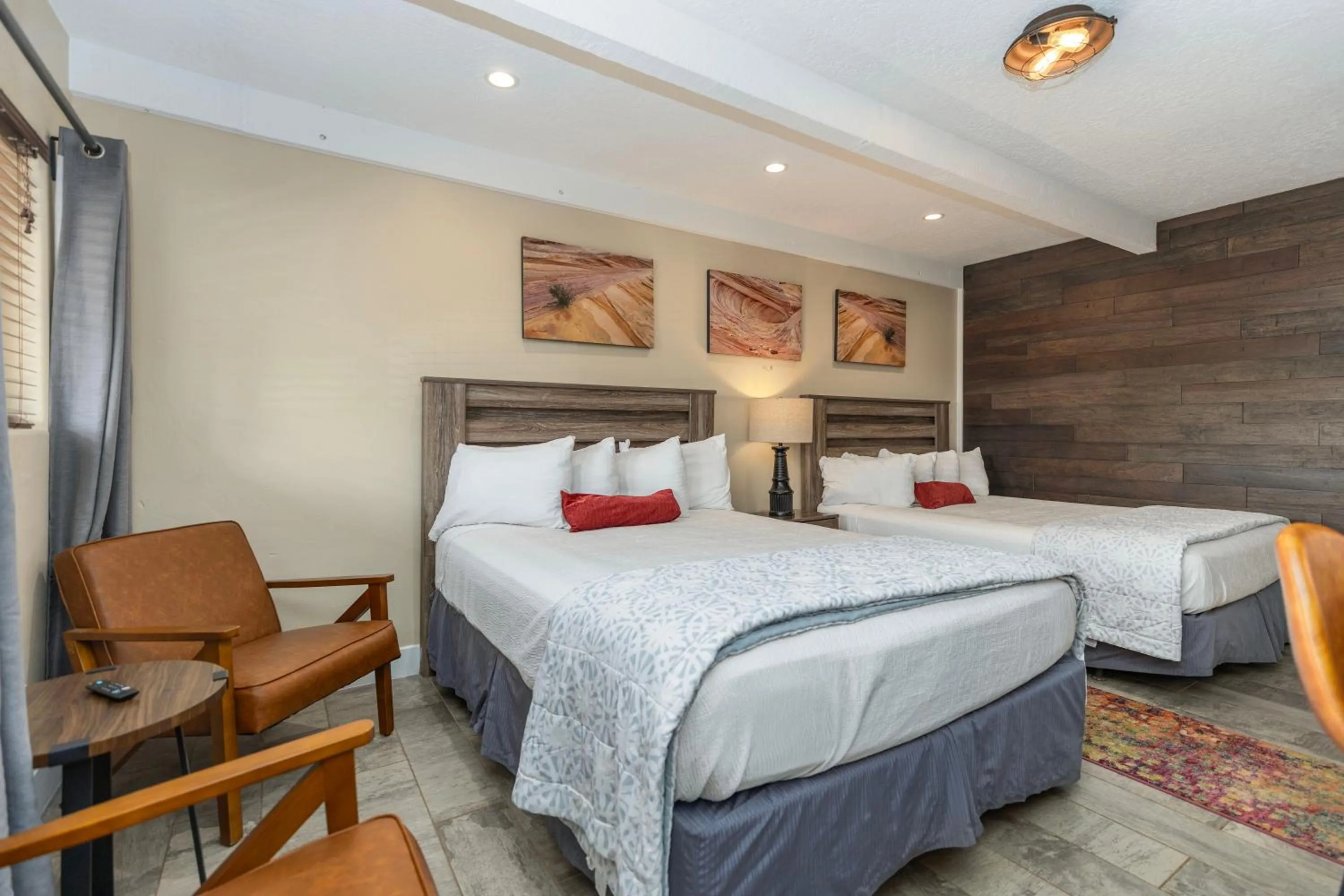 Bed in The Flagstone Boutique Inn & Suites