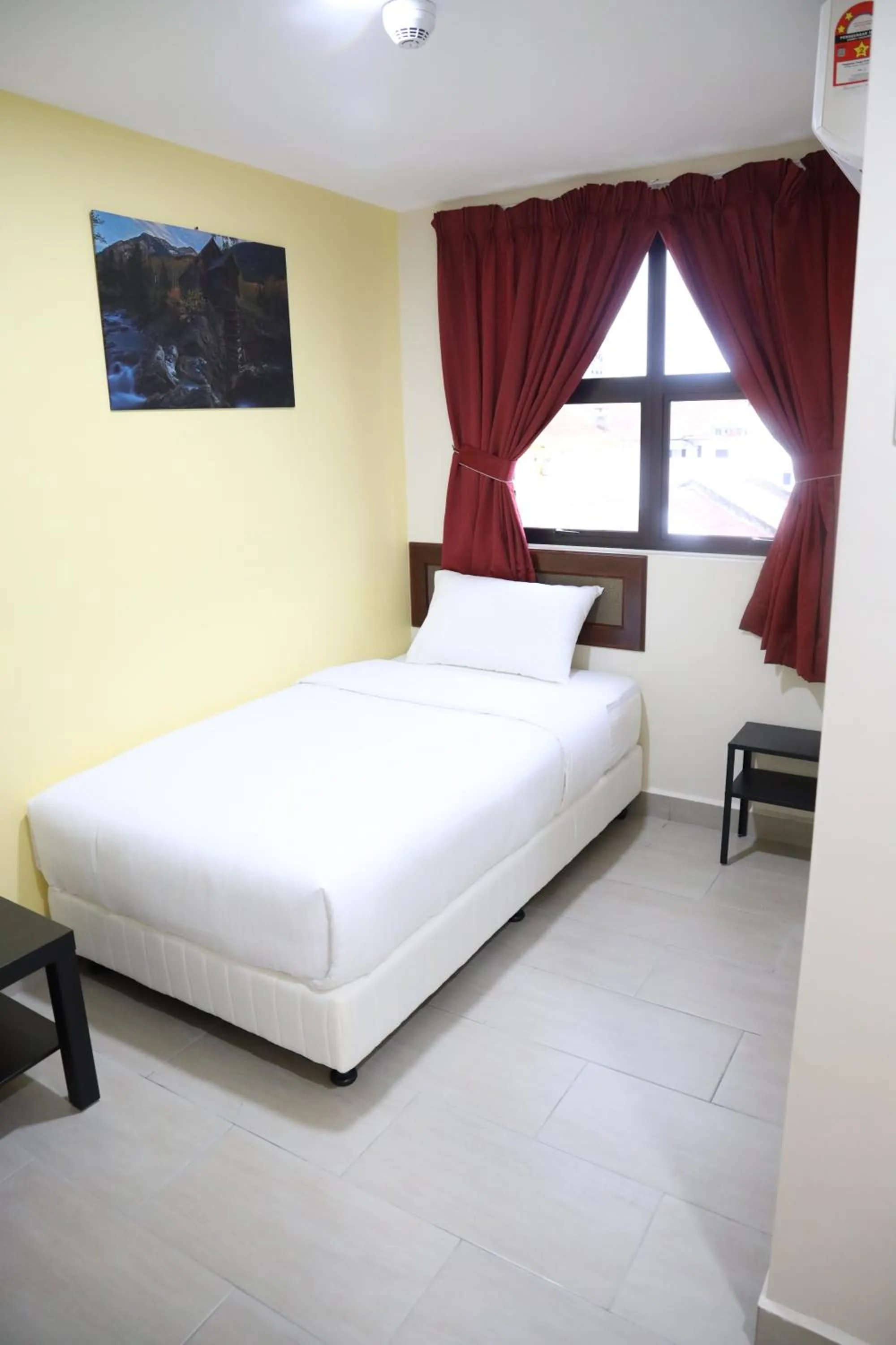 Bedroom, Bed in Capital O 90897 Island City Hotel