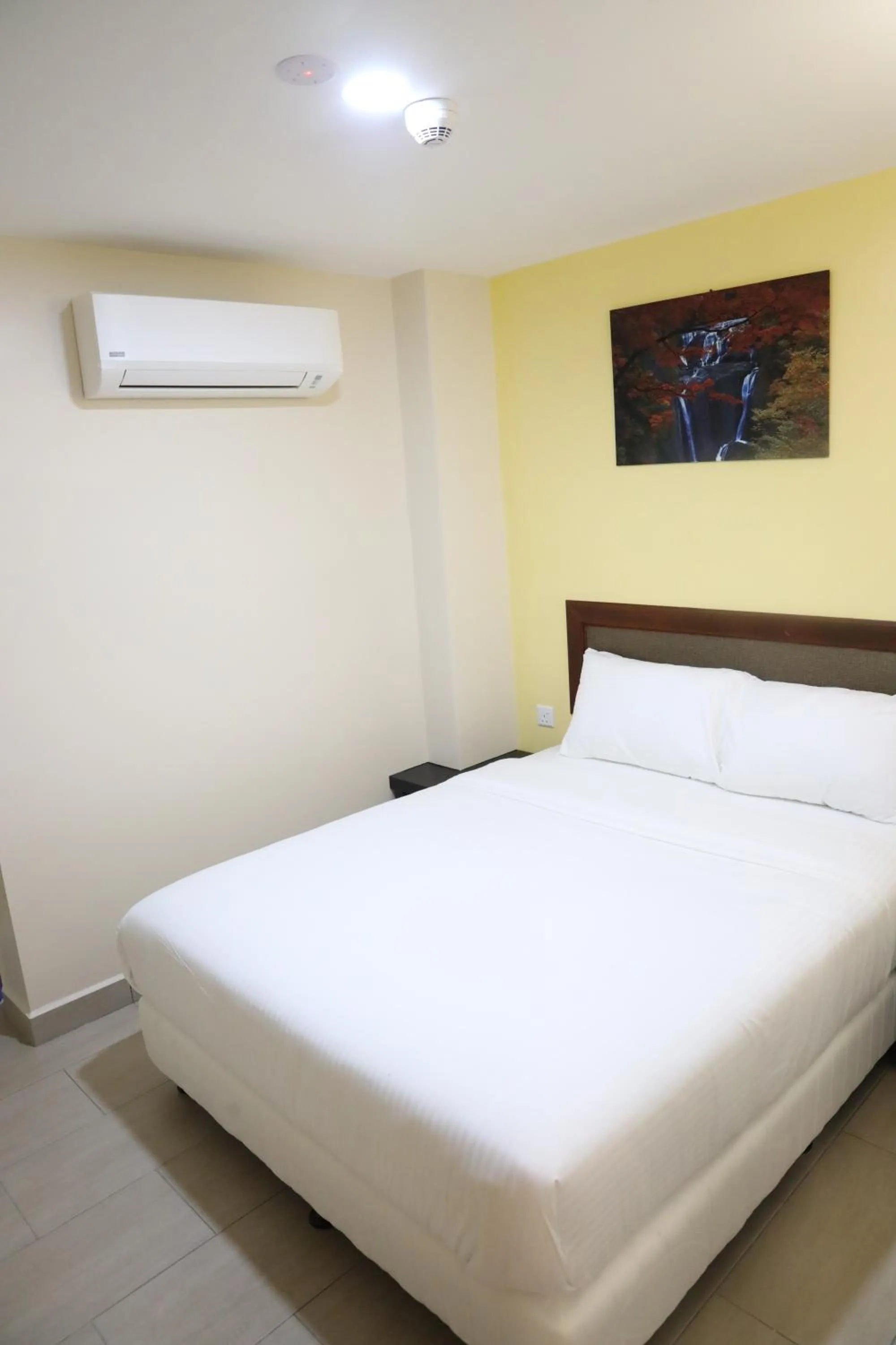 Bedroom, Bed in Capital O 90897 Island City Hotel