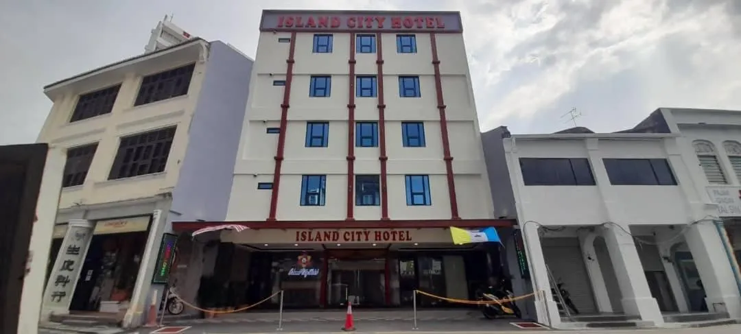 Facade/entrance in Capital O 90897 Island City Hotel