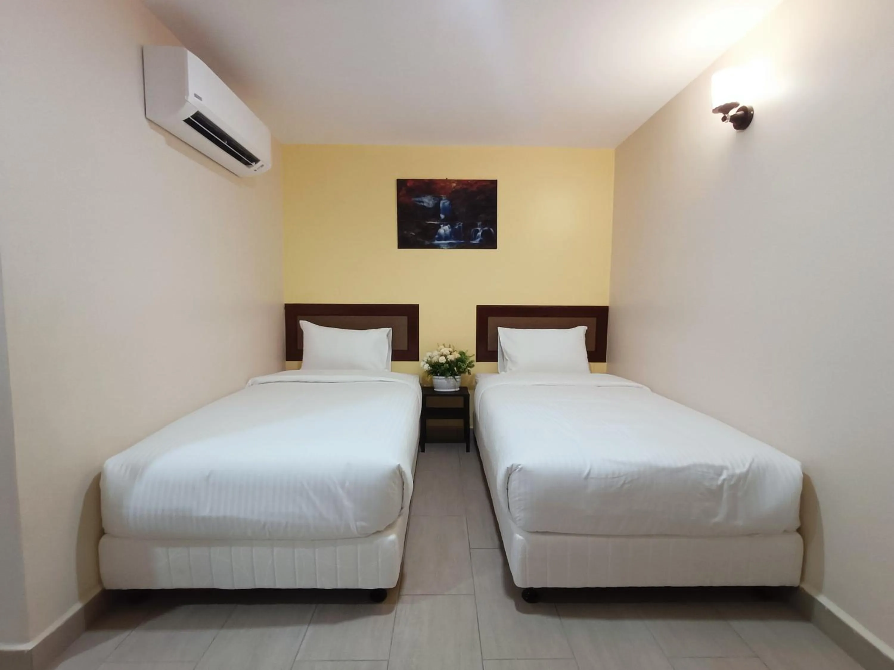 Bedroom, Bed in Capital O 90897 Island City Hotel