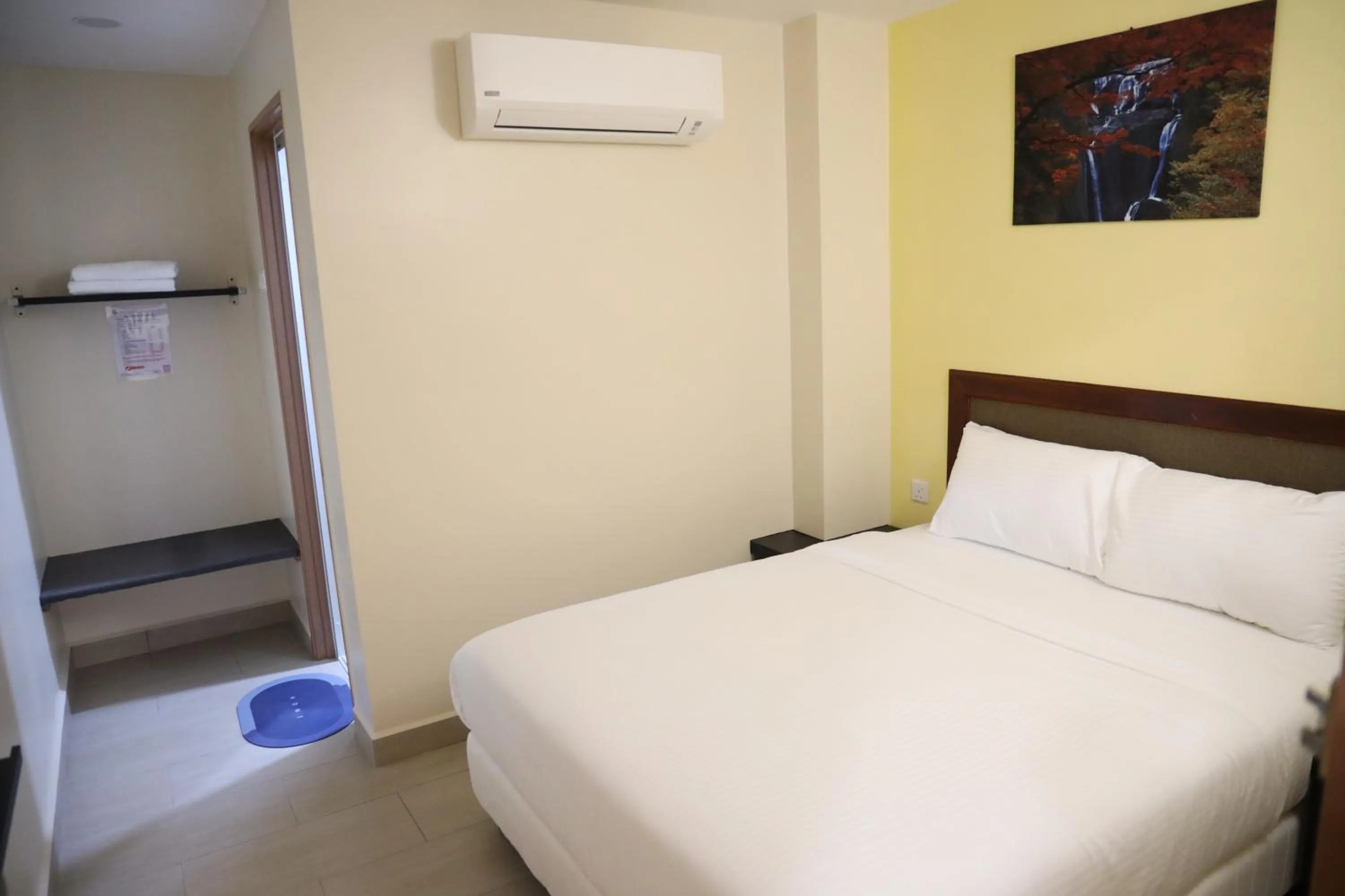 Bedroom, Bed in Capital O 90897 Island City Hotel