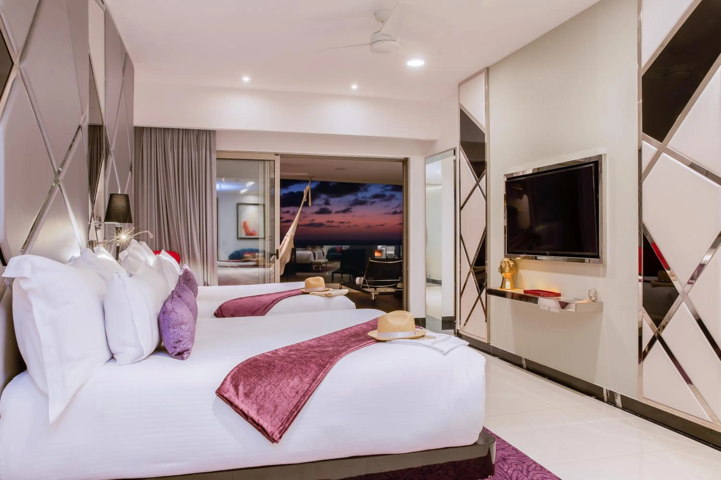 Photo of the whole room, Bed in Hotel Mousai - Adults Only