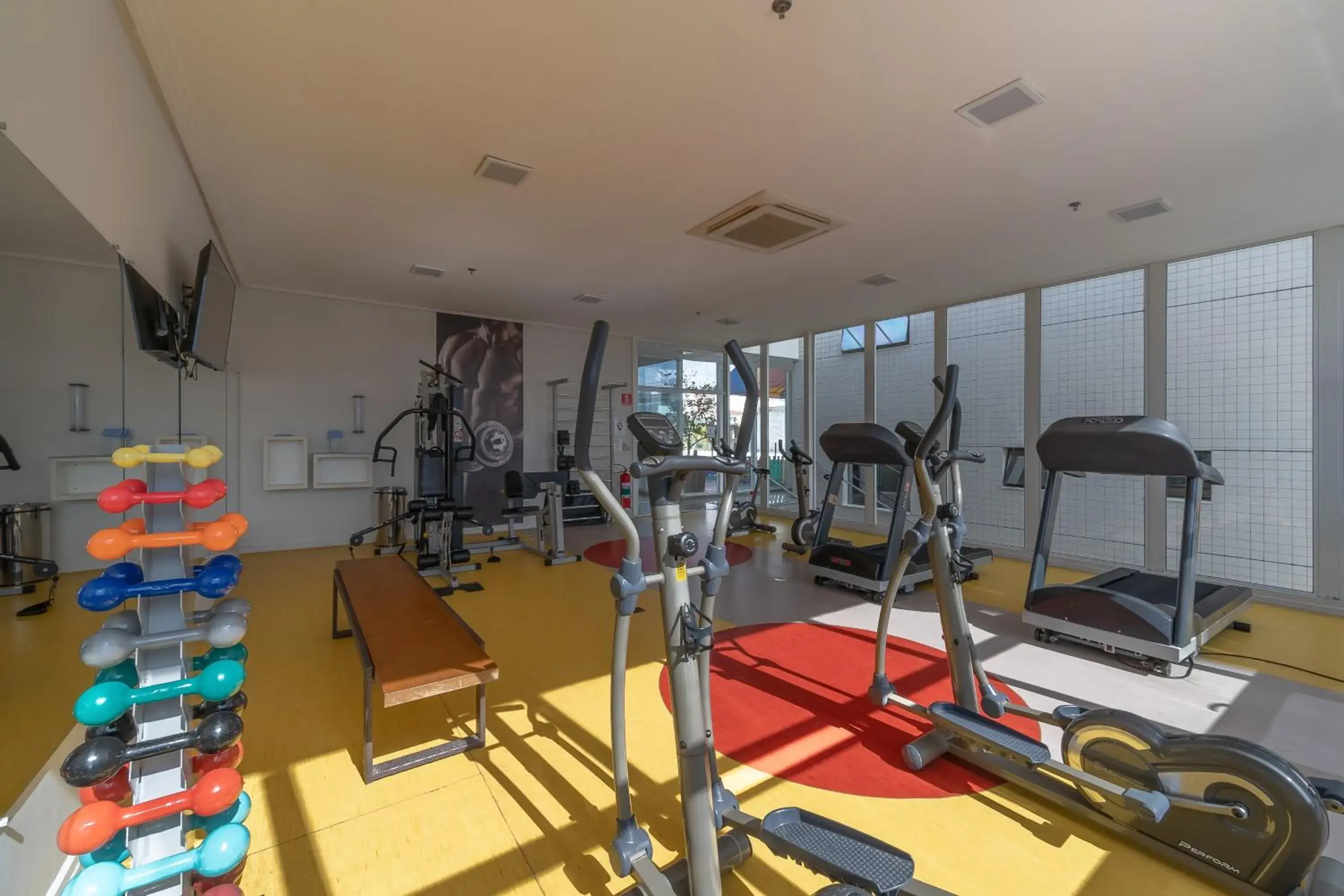 Fitness centre/facilities in Faro Hotel Atibaia Fitness centre/facilities in Faro Hotel Atibaia