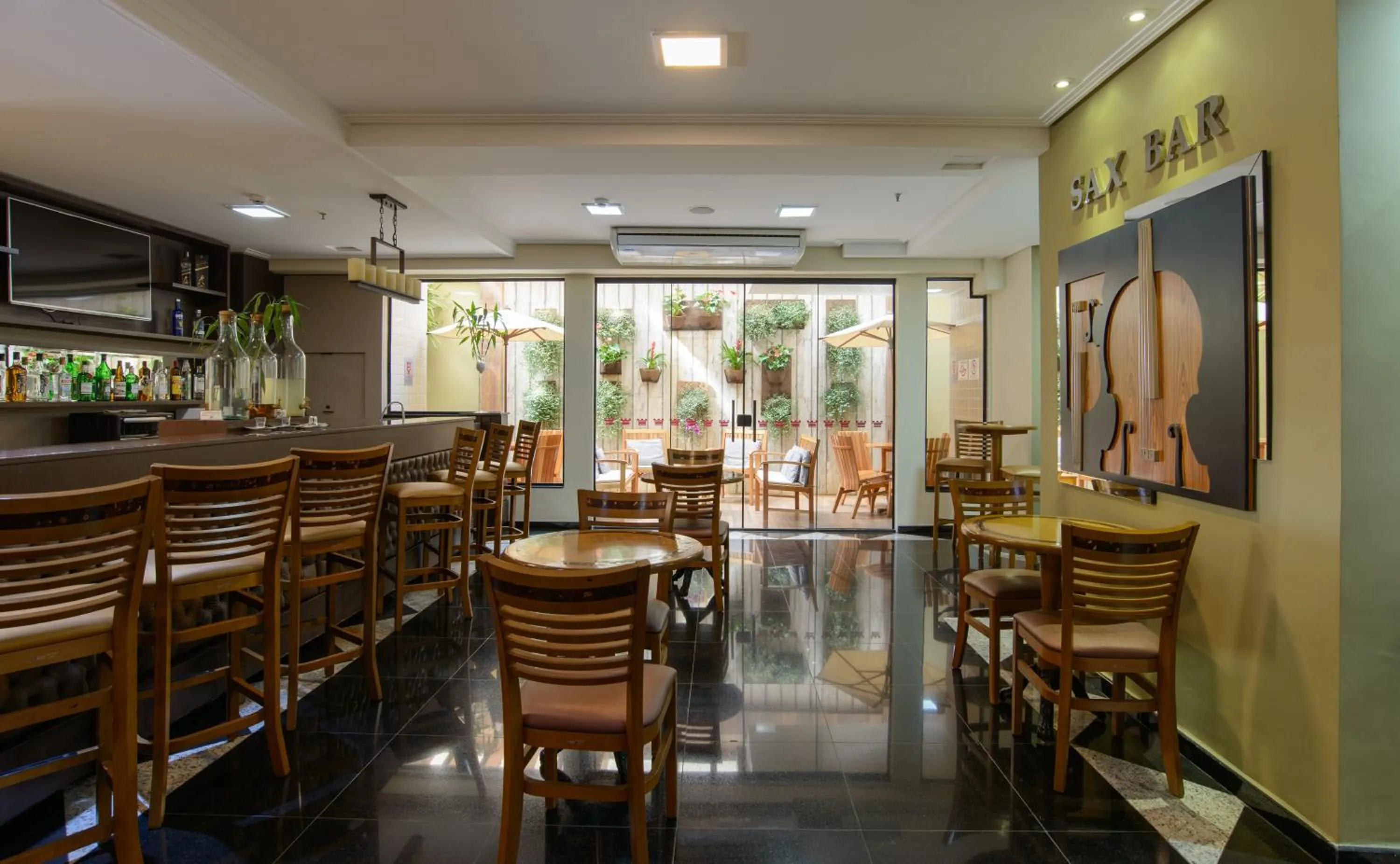 Lounge or bar in Faro Hotel Atibaia