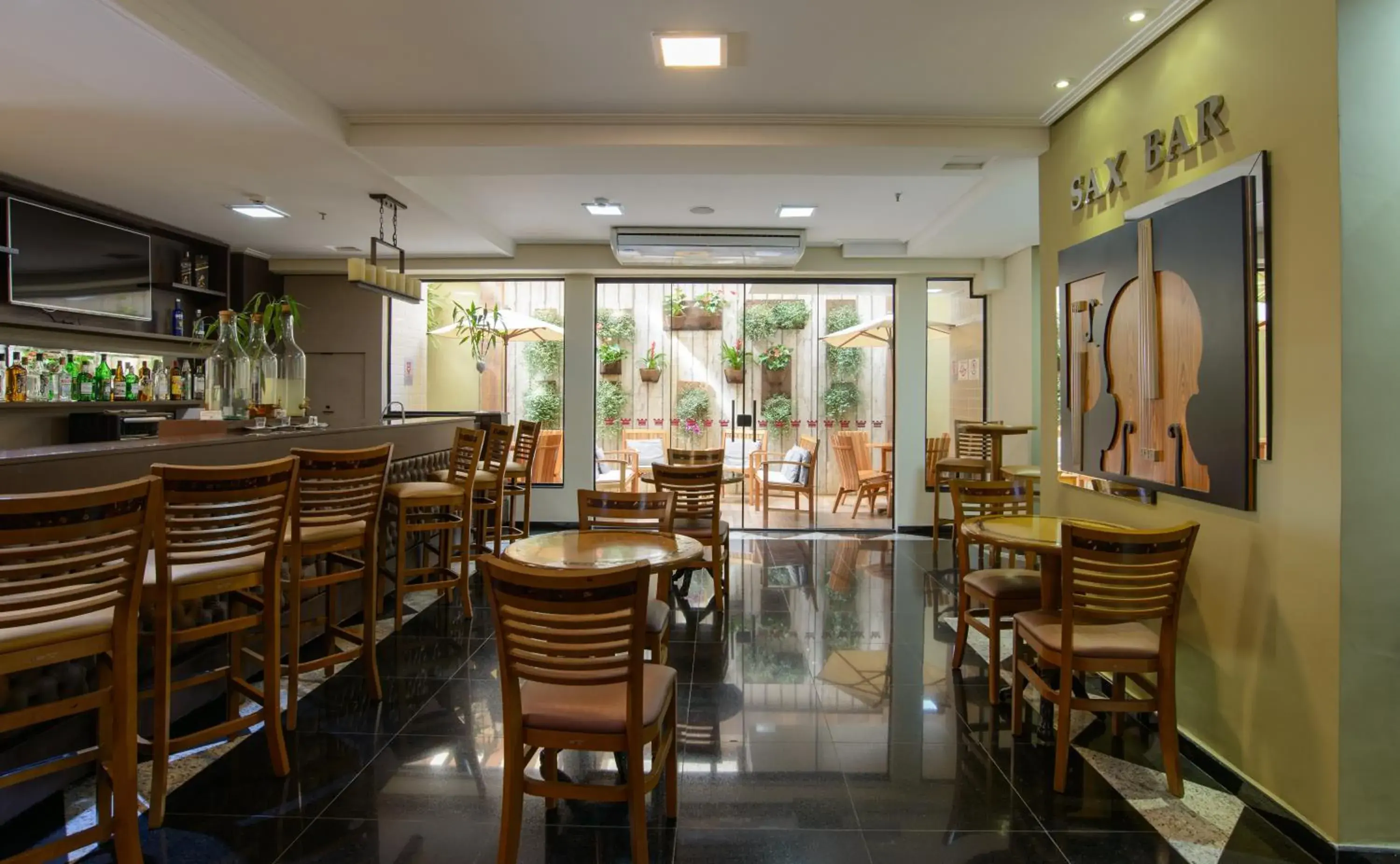 Lounge or bar in Faro Hotel Atibaia Lounge or bar in Faro Hotel Atibaia