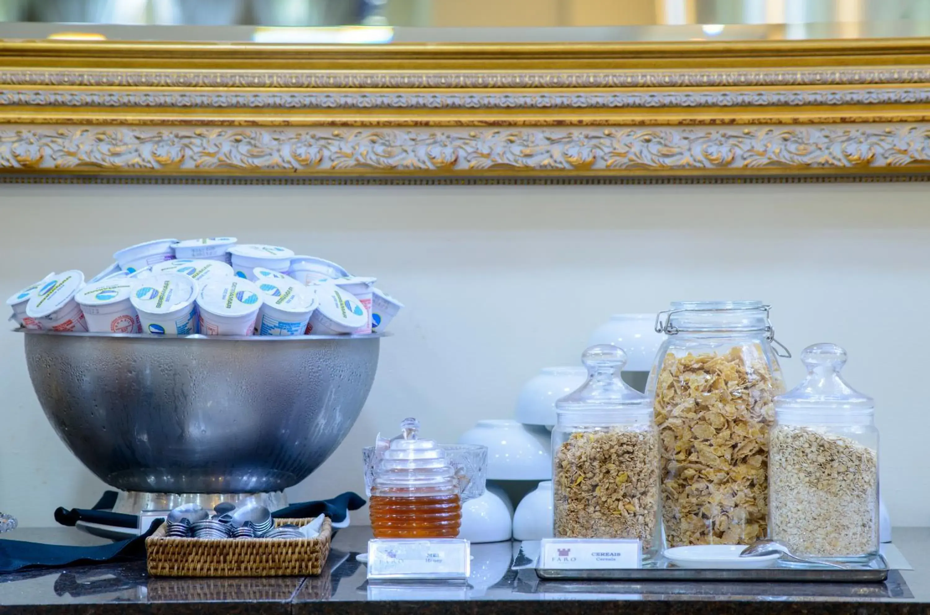 Food and drinks in Faro Hotel Atibaia Food and drinks in Faro Hotel Atibaia