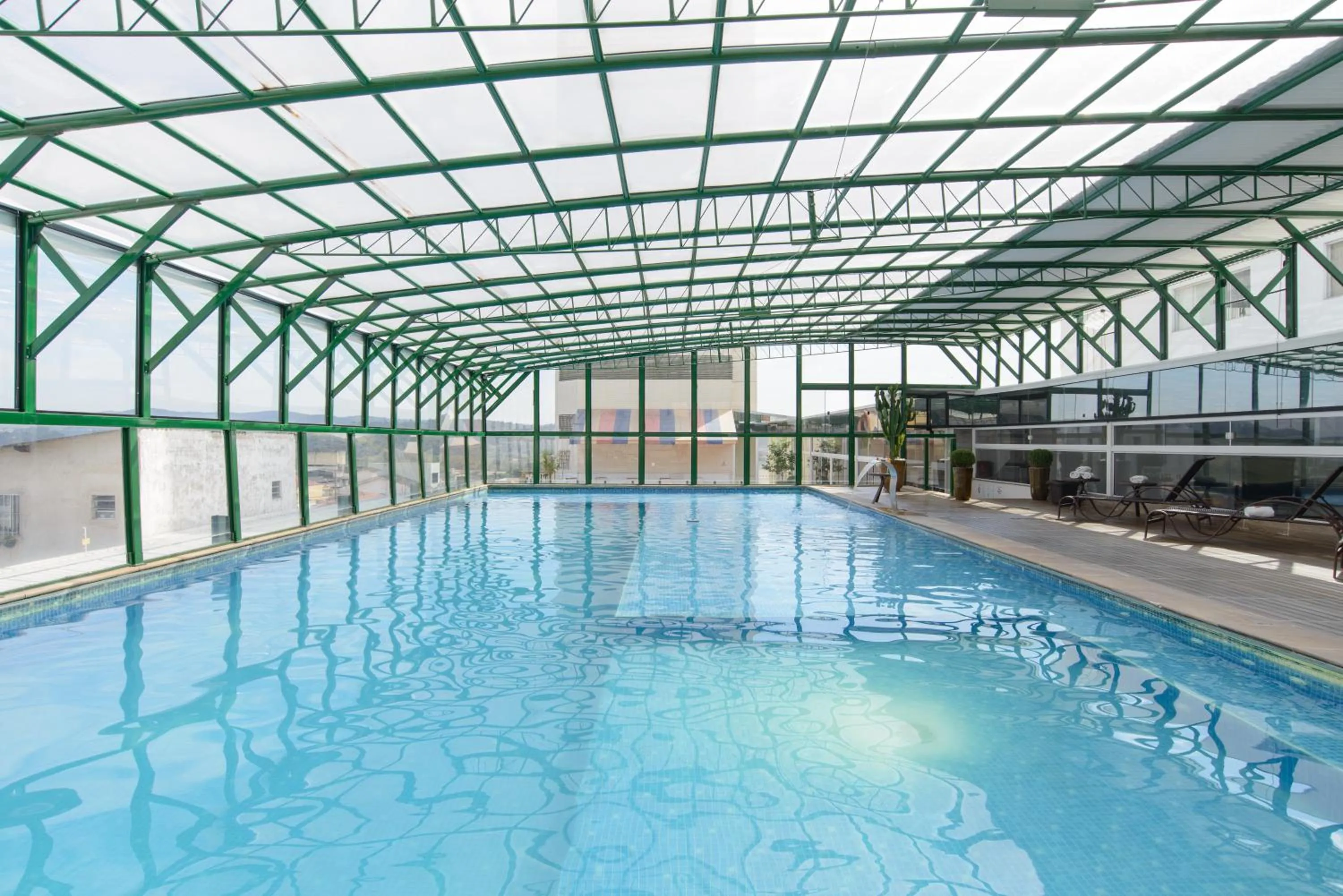 Swimming pool in Faro Hotel Atibaia