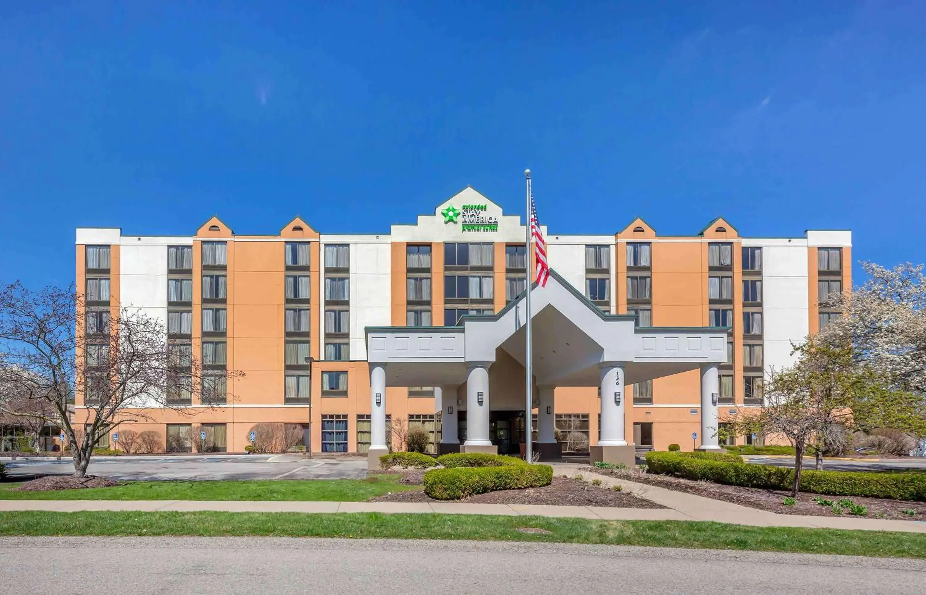 Property building in Extended Stay America Premier Suites - Pittsburgh - Cranberry Township - I-76 Property building in Extended Stay America Premier Suites - Pittsburgh - Cranberry Township - I-76