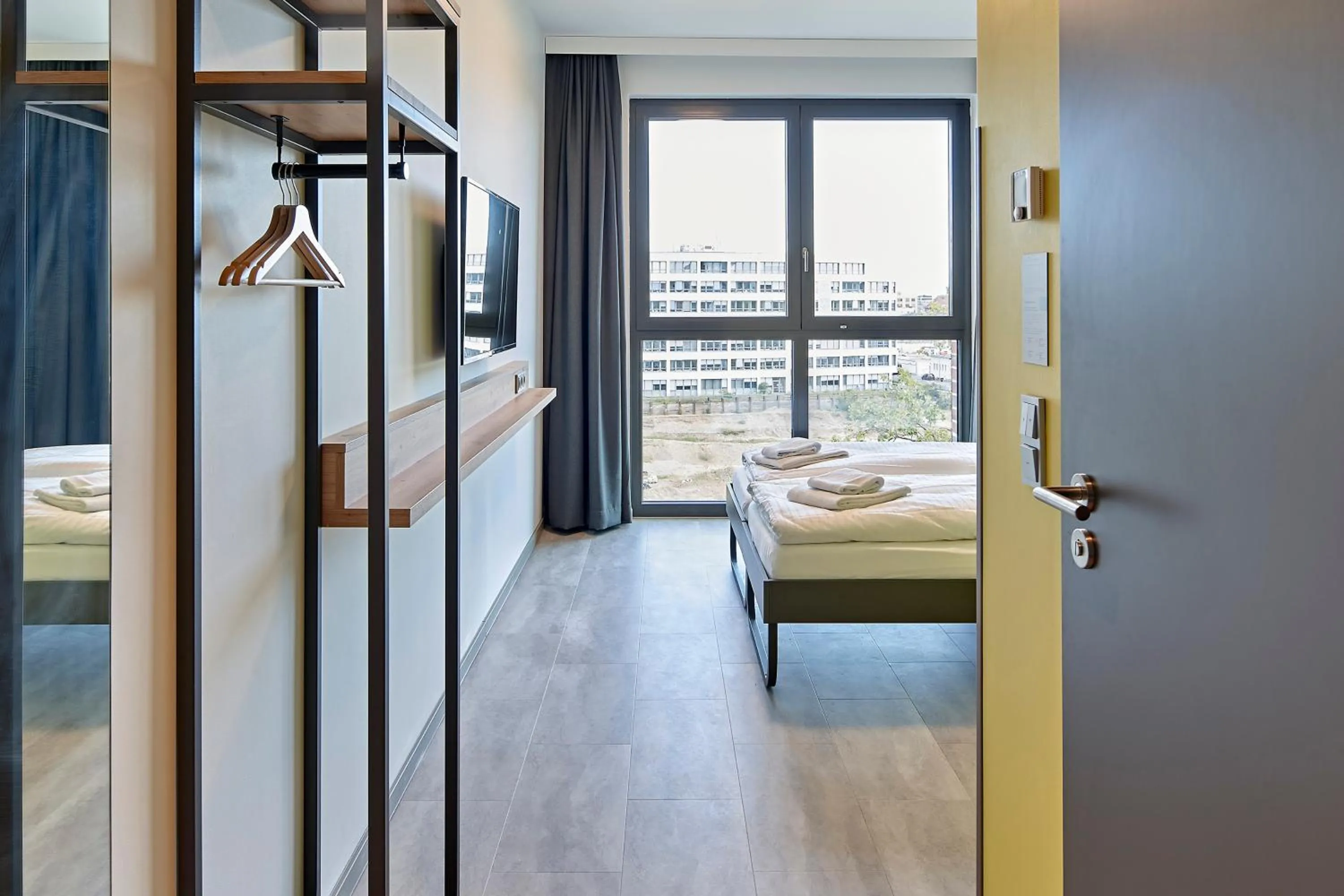 Bedroom, Bed in MEININGER Hotel Köln West