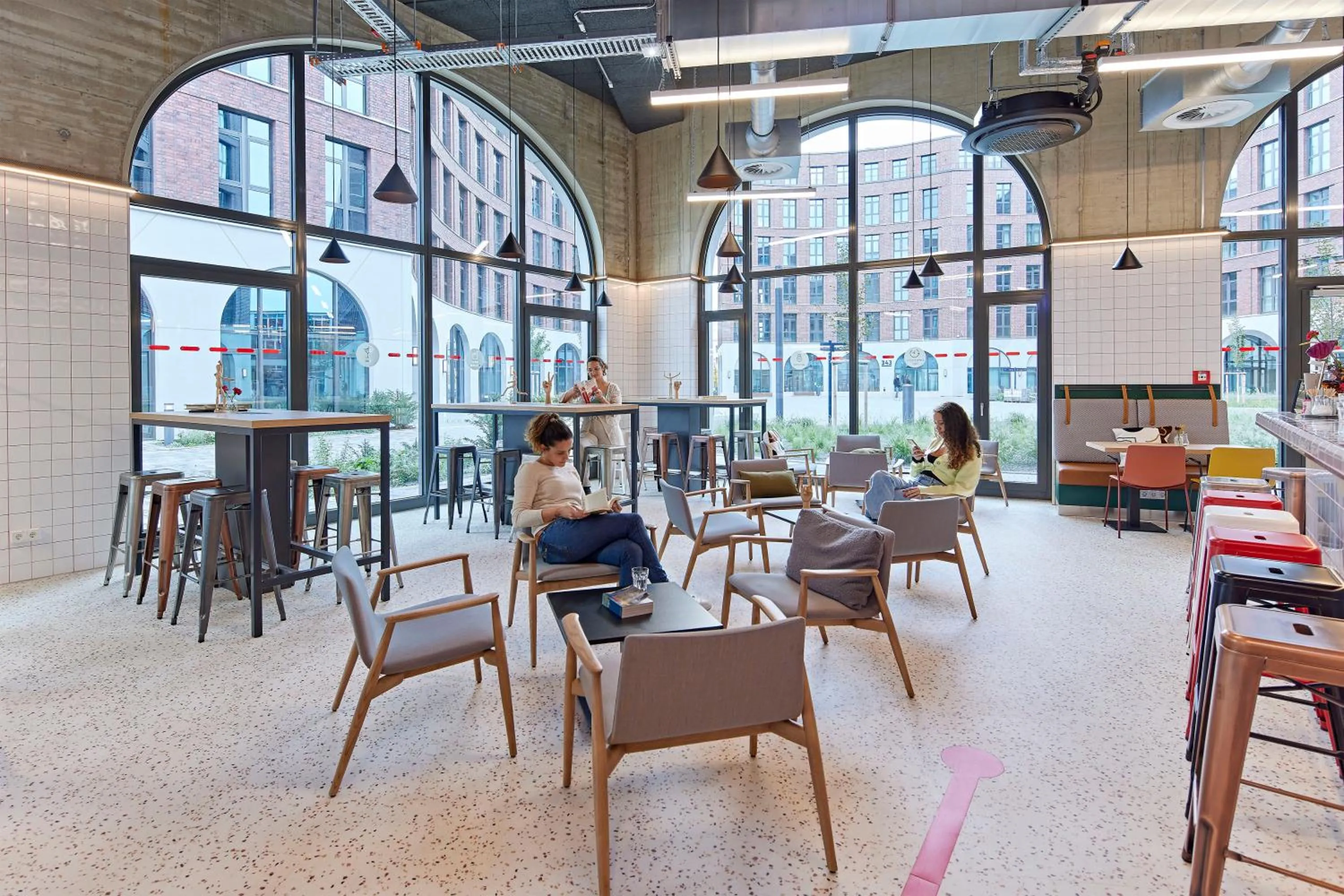 Lobby or reception in MEININGER Hotel Köln West
