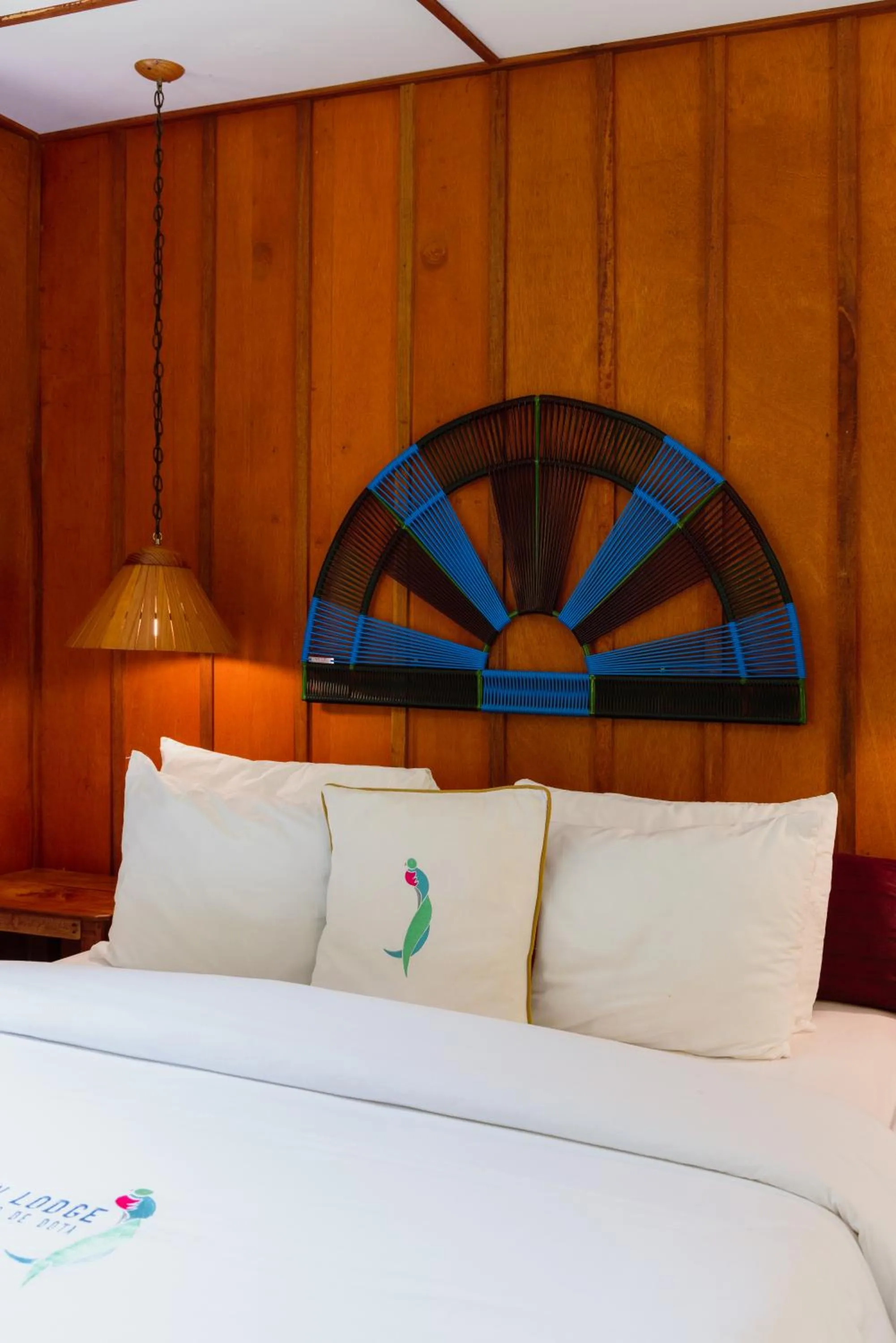 Decorative detail, Bed in Trogon Lodge
