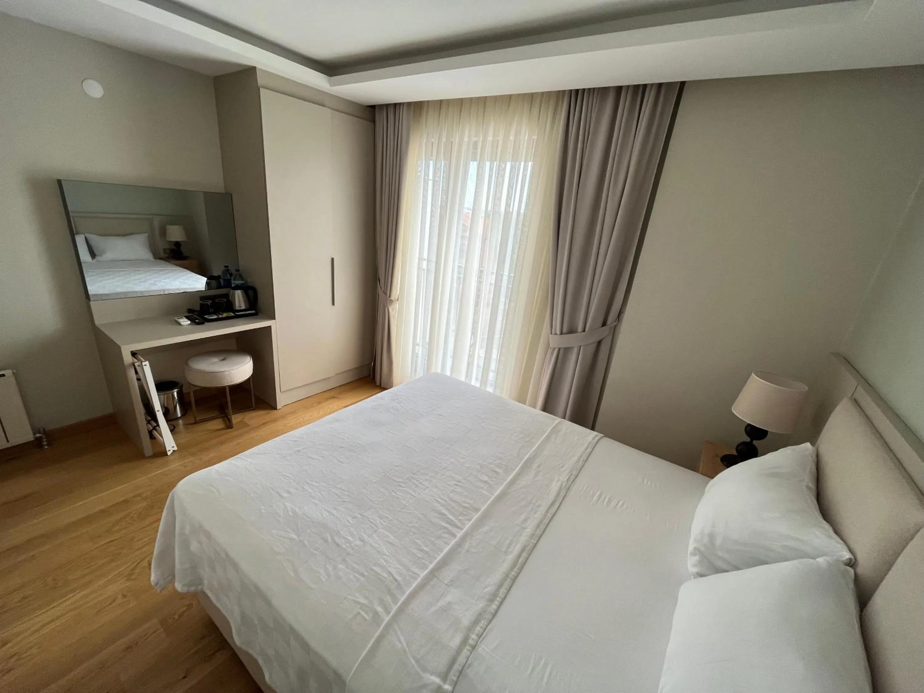 Photo of the whole room, Bed in Sezer's Oliva Hotel