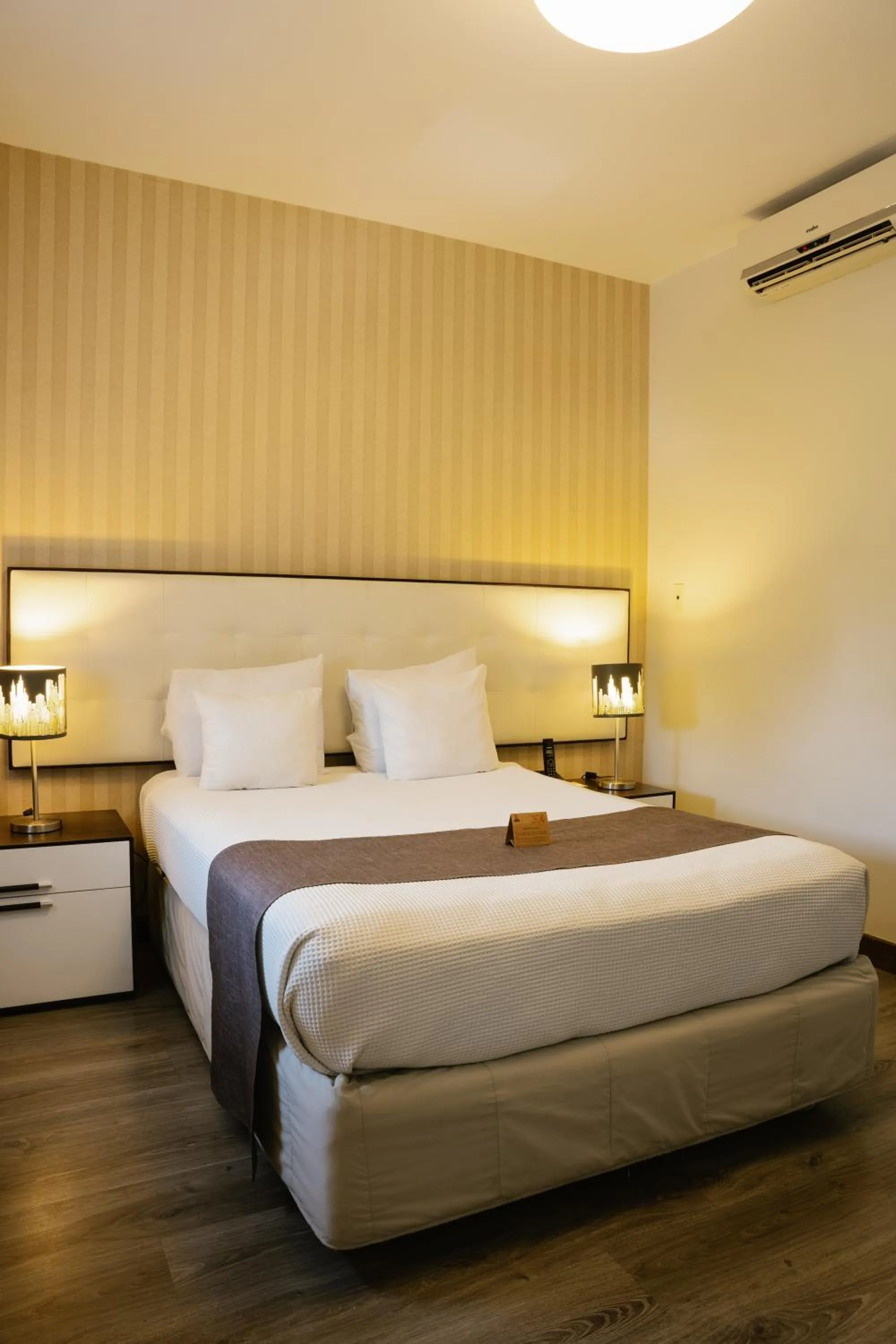 Photo of the whole room, Bed in LimaQ Hotel