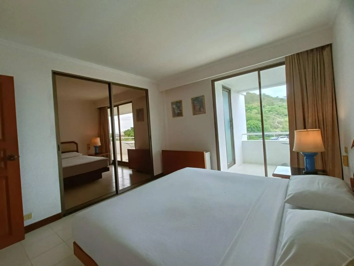 Bedroom, Bed in The Monaco Residence