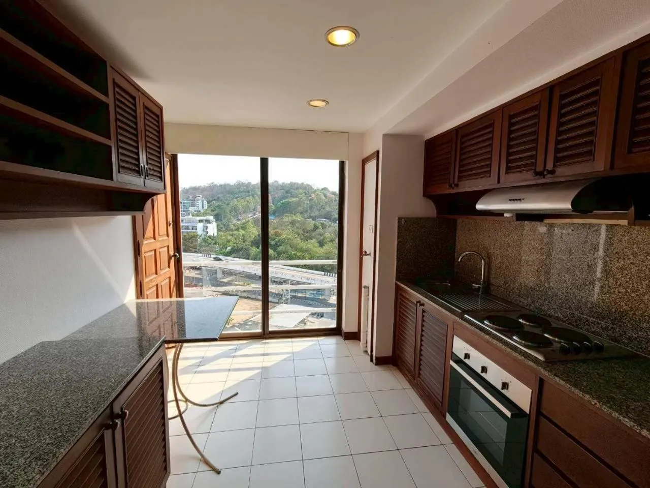 Kitchen or kitchenette in The Monaco Residence